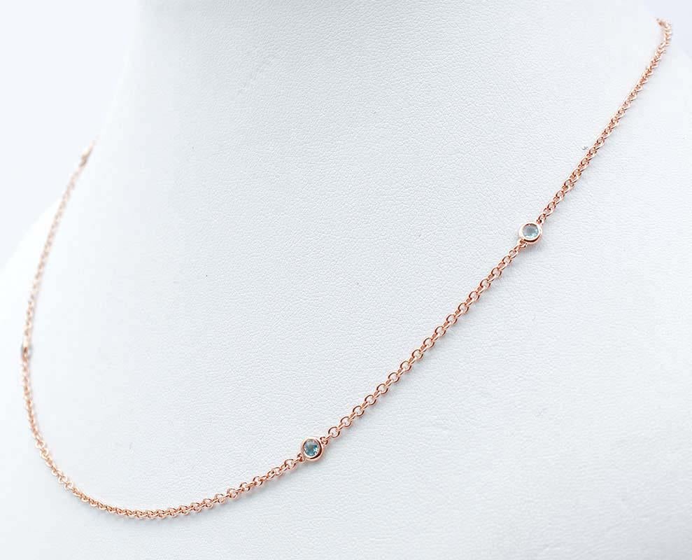 Precioso collar moderno en estructura de oro rosa de 18 quilates montado con cuatro aguamarinas.
Aguamarinas 0,40 ct
Peso total 5.20 gr
RF  +GOEC
Longitud máxima 45 cm
Longitud mínima 40 cm

Para cualquier consulta, póngase en contacto con el