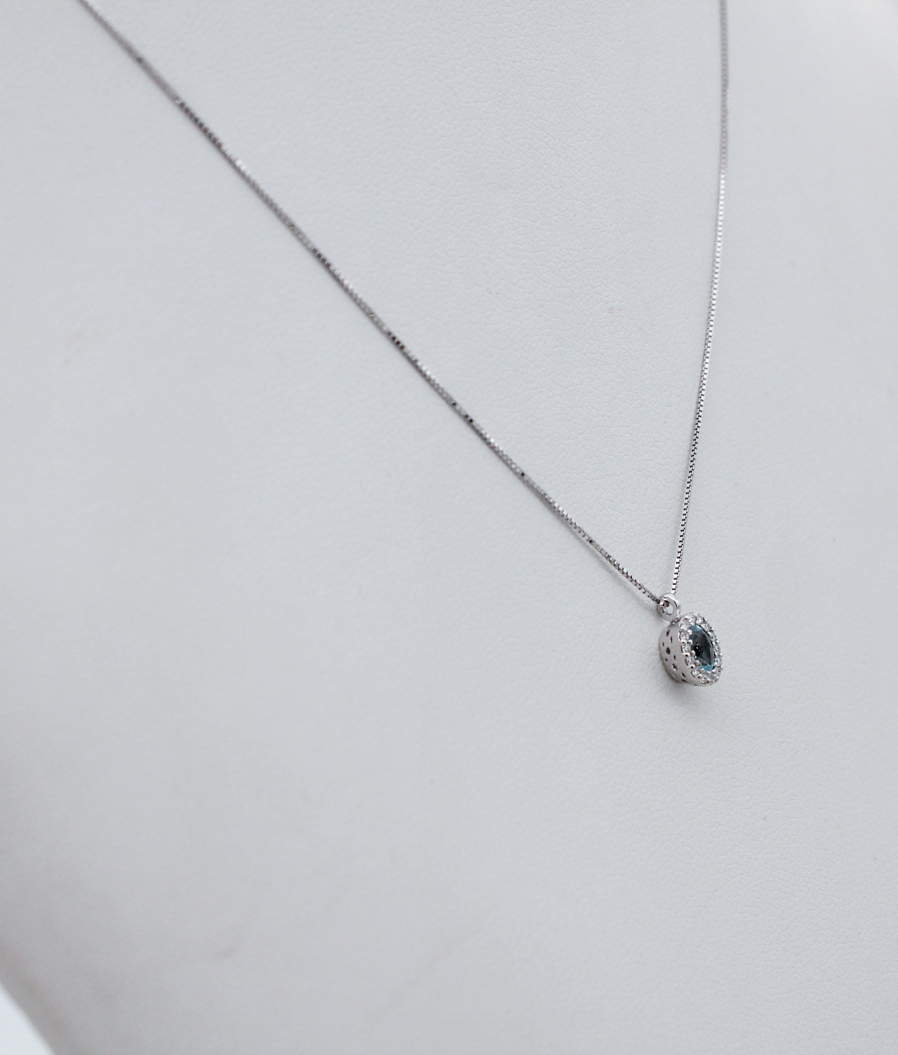 Mixed Cut Aquamarine, Diamonds, 18 Karat White Gold Pendant Necklace