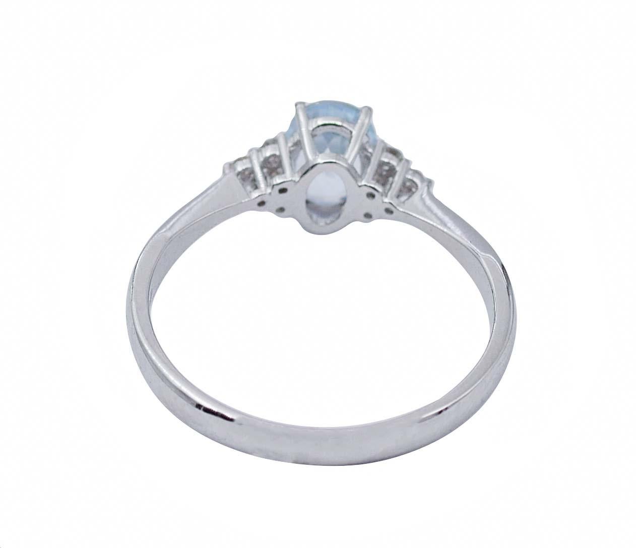 Modern Aquamarine, Diamonds, 18 Karat White Gold Ring For Sale