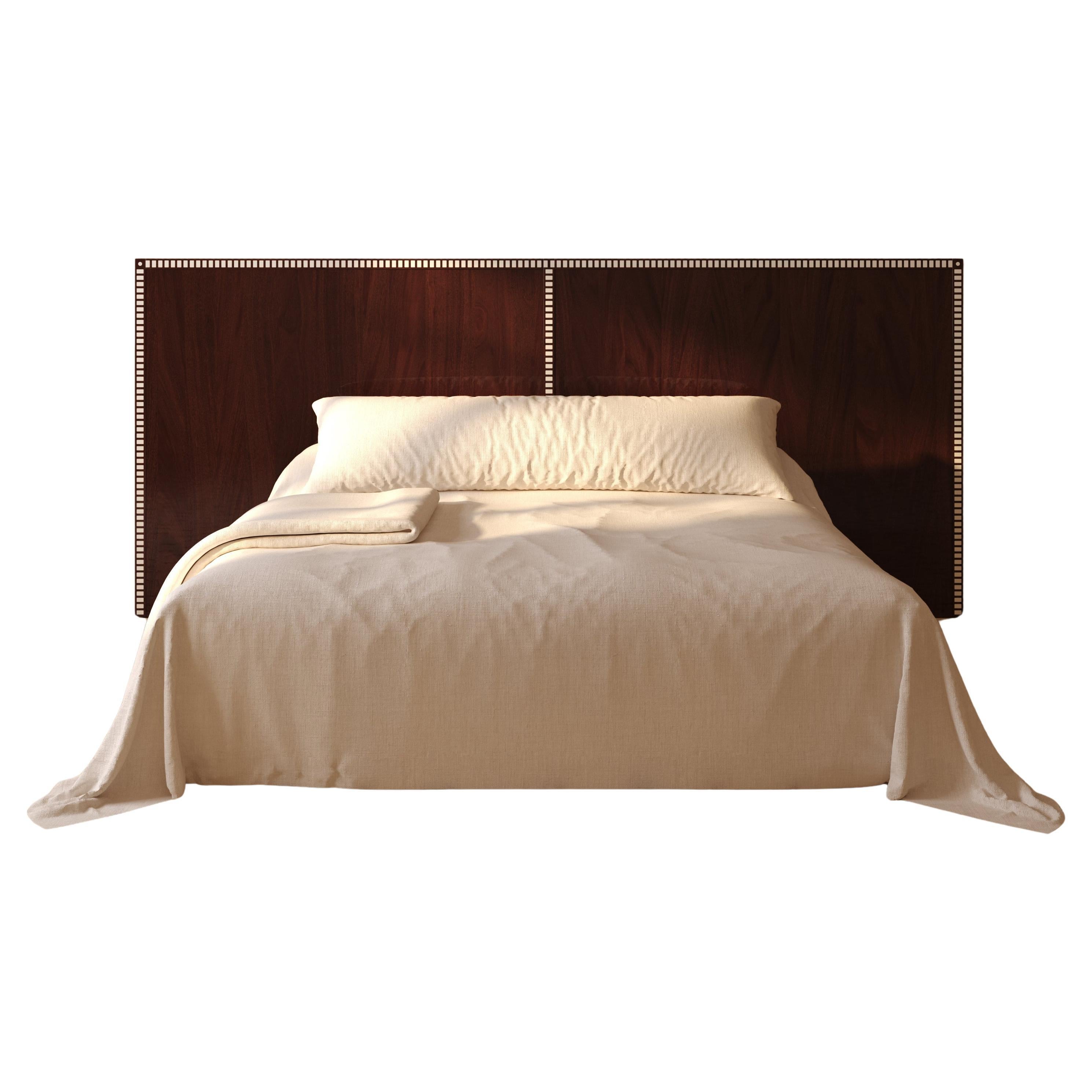 Cabecero Aquarama de caoba africana con nácar 118" de ancho x 51,6" de alto en venta