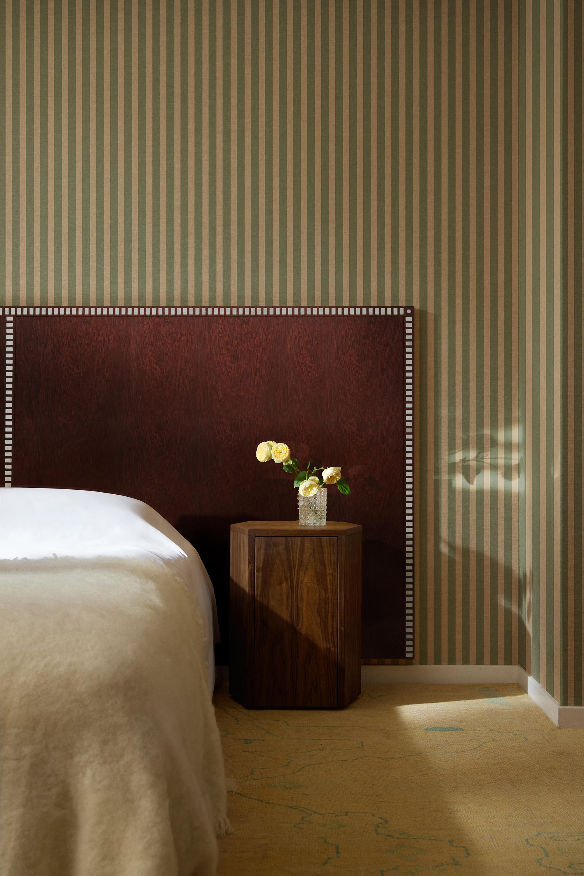 Lacquered Aquarama Headboard in african mahogany with mother of pearl 127