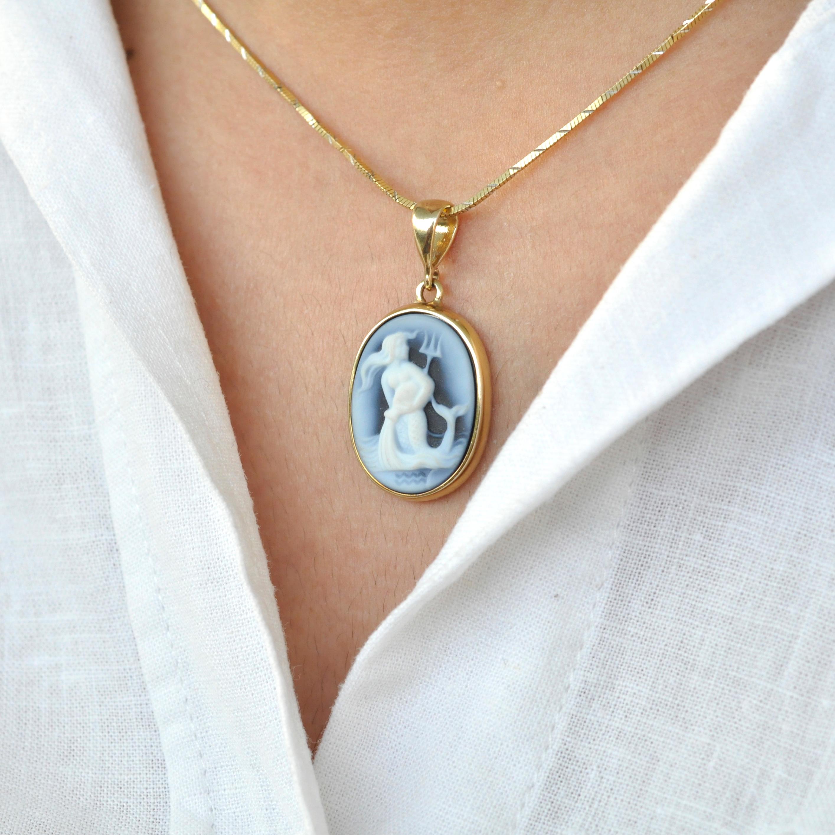 Here's our aquarius zodiac carving cameo pendant necklace from the zodiac collection. The Cameo is made in Germany by an expert Cameo engraver on the relief of 100% natural agate rock from brazil (a variety of chalcedony). The pendant is set in 925