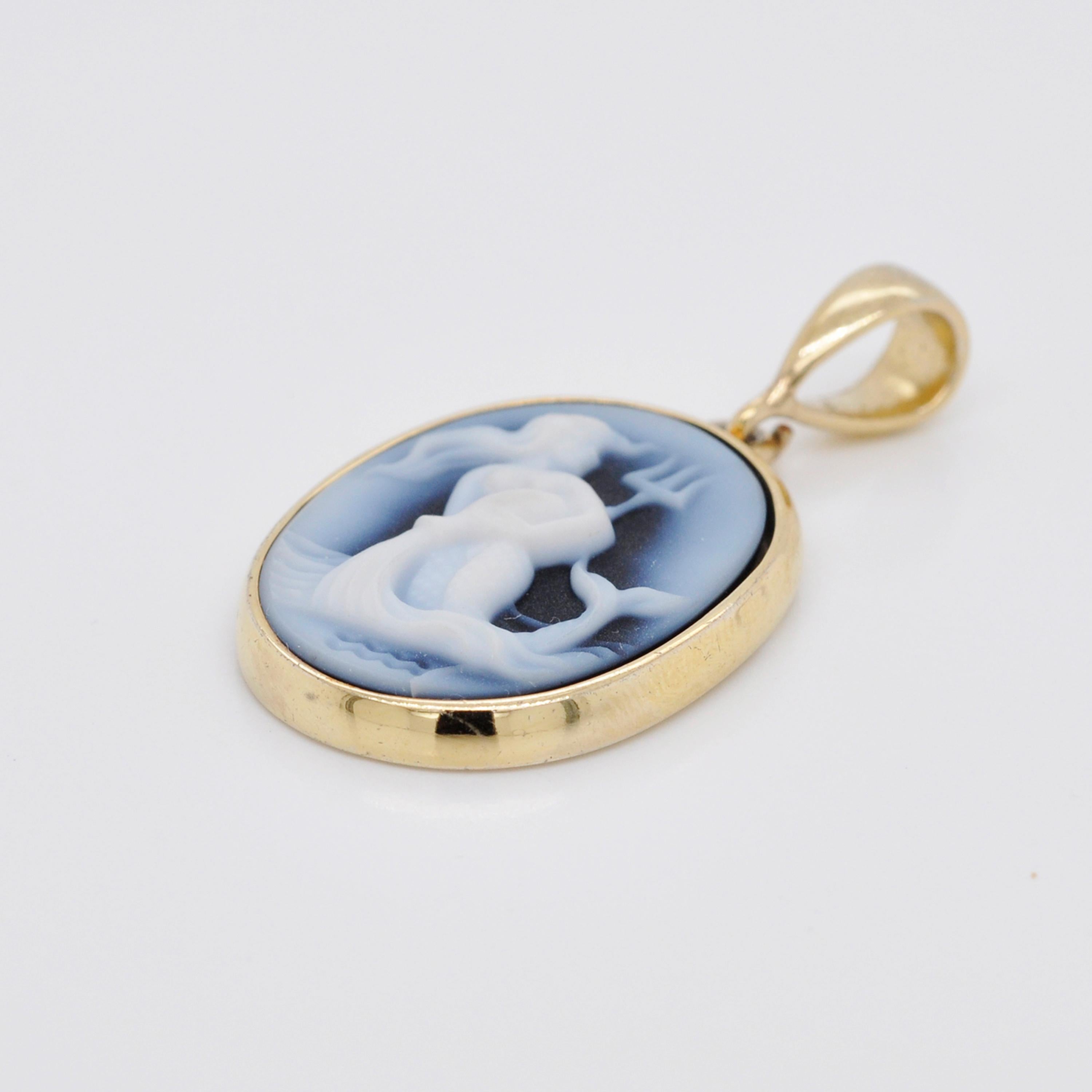 Aquarius Zodiac Agate Cameo 925 Sterling Silver Pendant Necklace In New Condition For Sale In Jaipur, Rajasthan