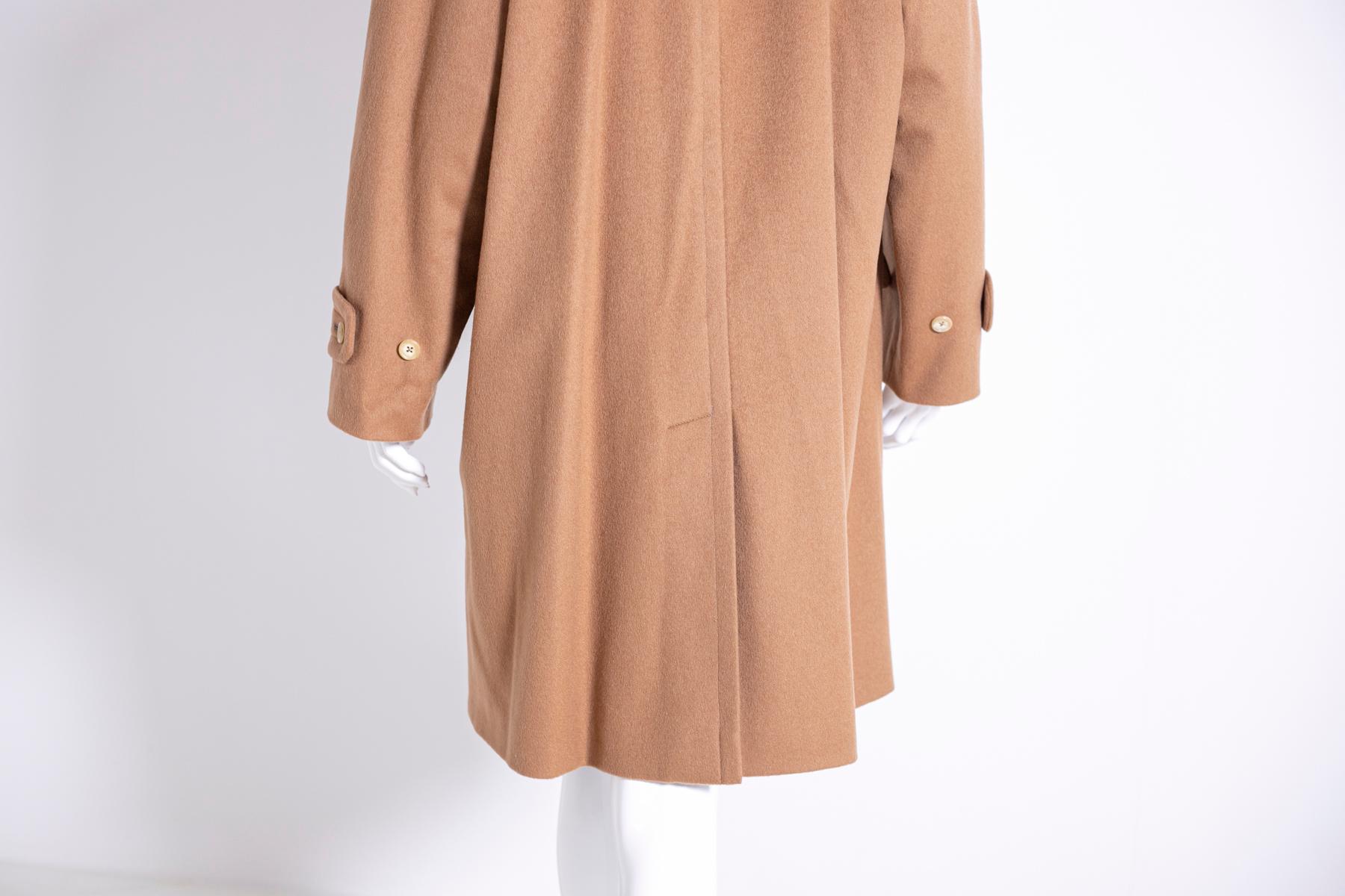 Brown Aquascutum Camel-Colored Women's Trench Coat For Sale
