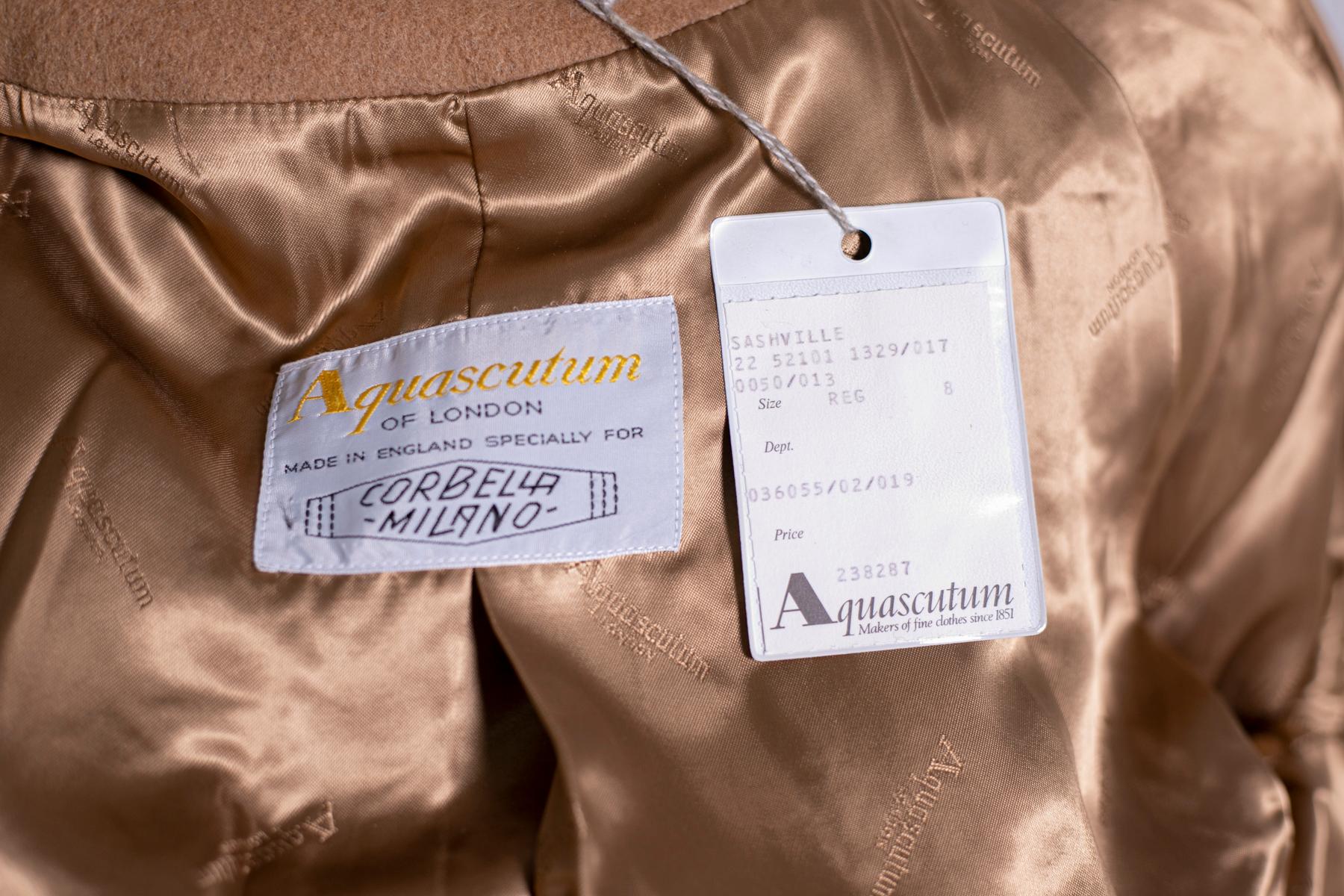 Manteau Aquascutum des années 1990 couleur camel pour femmes Excellent état - En vente à Milano, IT