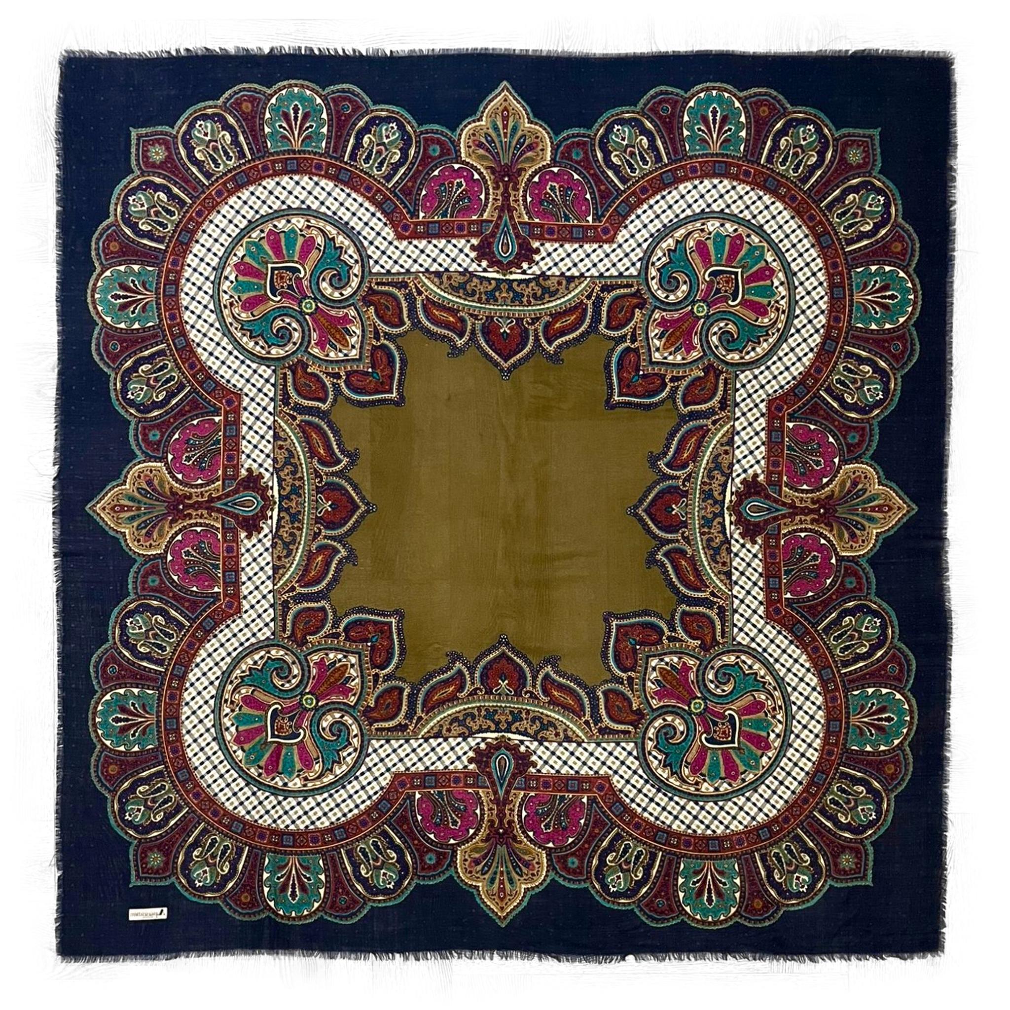 Aquascutum Silk & Wool Blend Paisley Scarf

Navy scarf designed with multicoloured Paisley prints and fringed edges.

Size – 134x136cm

Condition – Very Good (Minor pulls)

Composition – Silk, Wool Blend (Label missing but corresponds)

Comes with –
