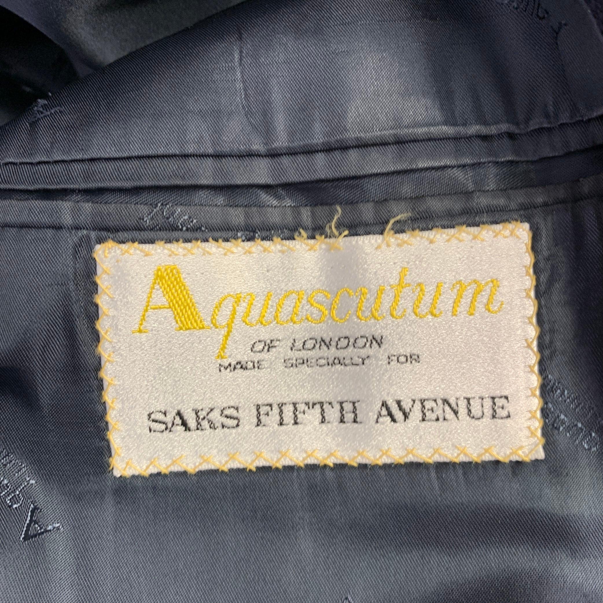 Aquascutum Taille 42 Manteau de sport en laine marine à patte unique Pour hommes en vente