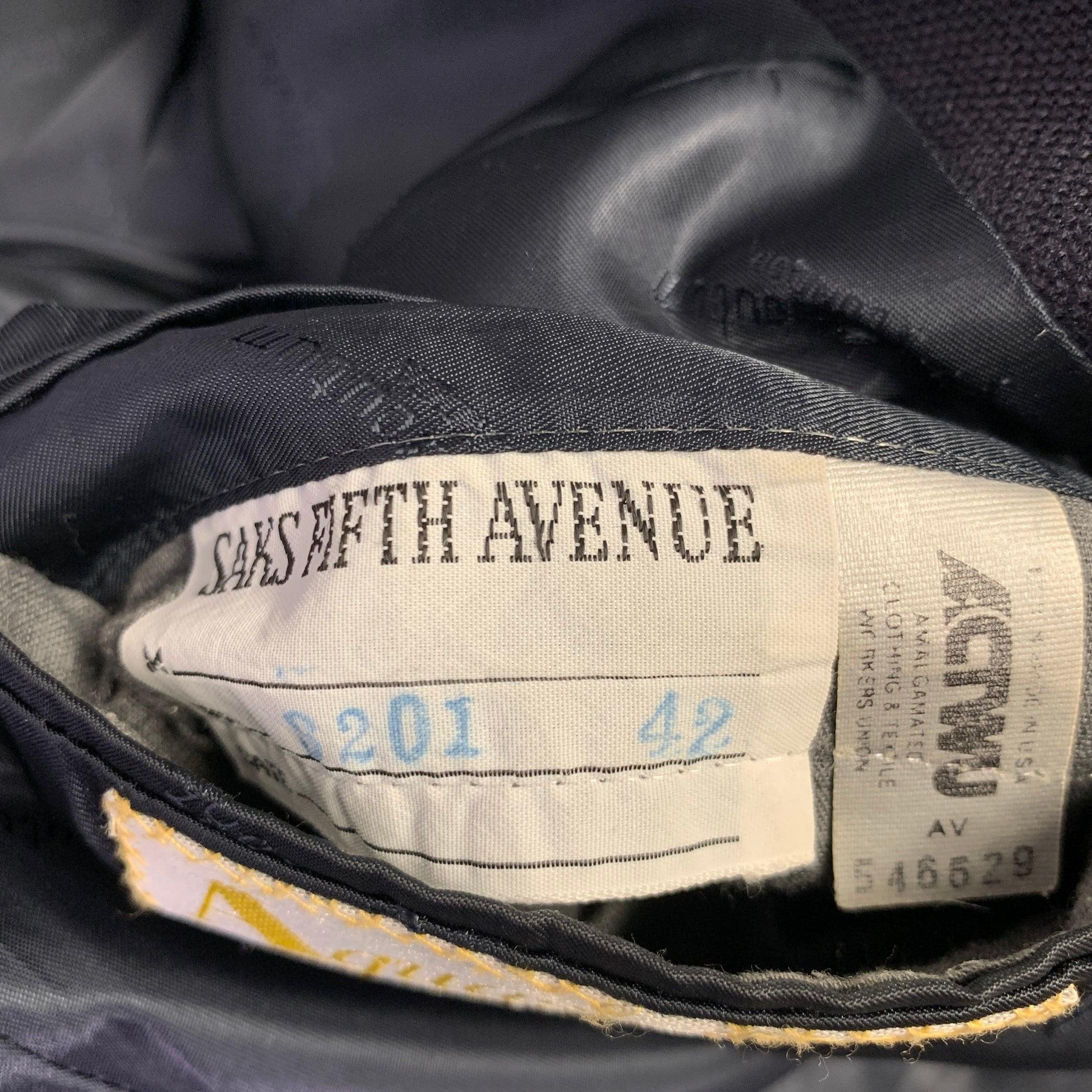 Aquascutum Taille 42 Manteau de sport en laine marine à patte unique en vente 3