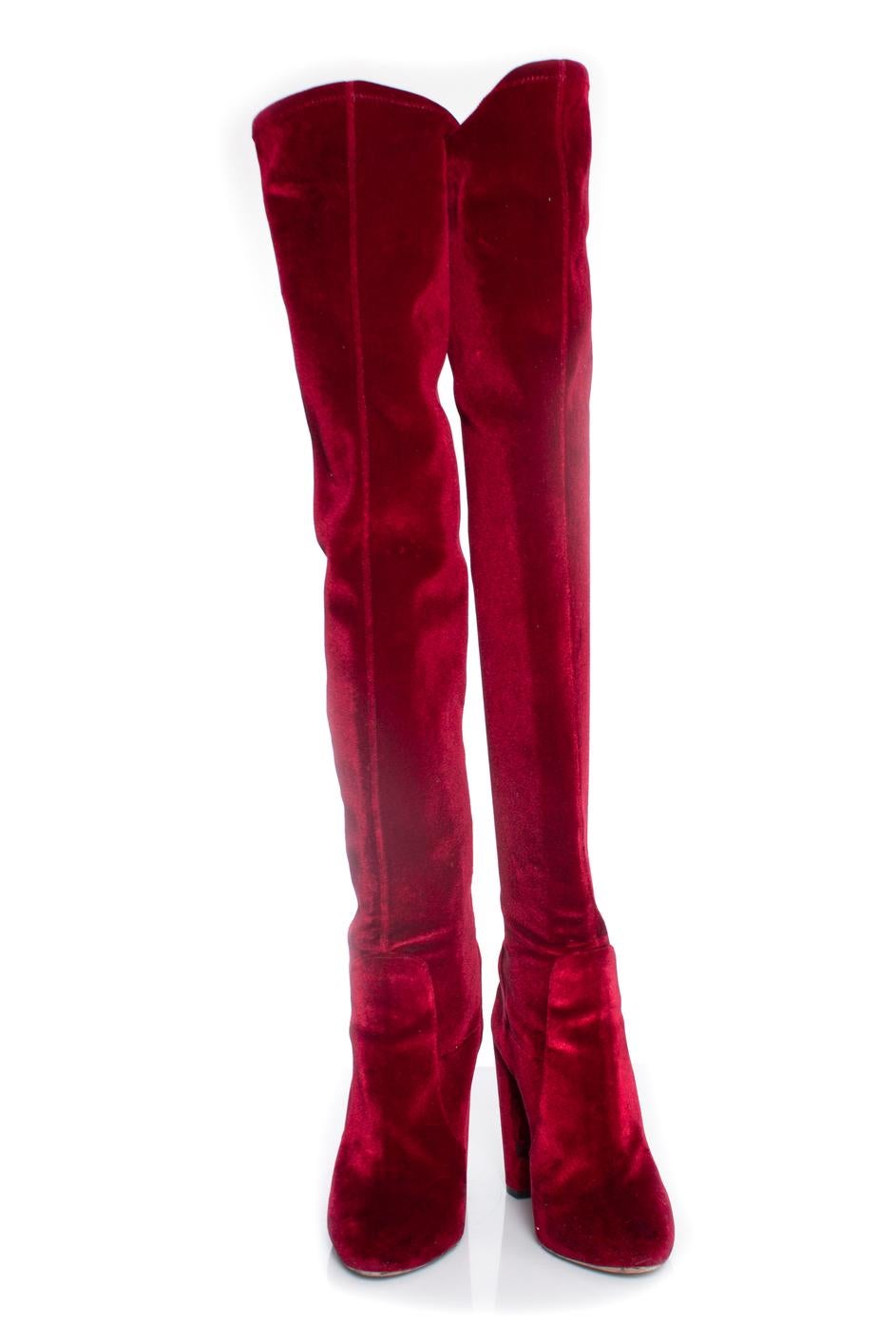 Aquazurra, Red Thigh high velvet over the knee boots. This piece has a few small stains on the velvet. Light scuffs on the inside of both heels.

• CONDITION: good condition

• SIZE: 40

• INSOLE MEASUREMENTS: 26.5 cm

• HEEL MEASUREMENTS: 11.5 cm