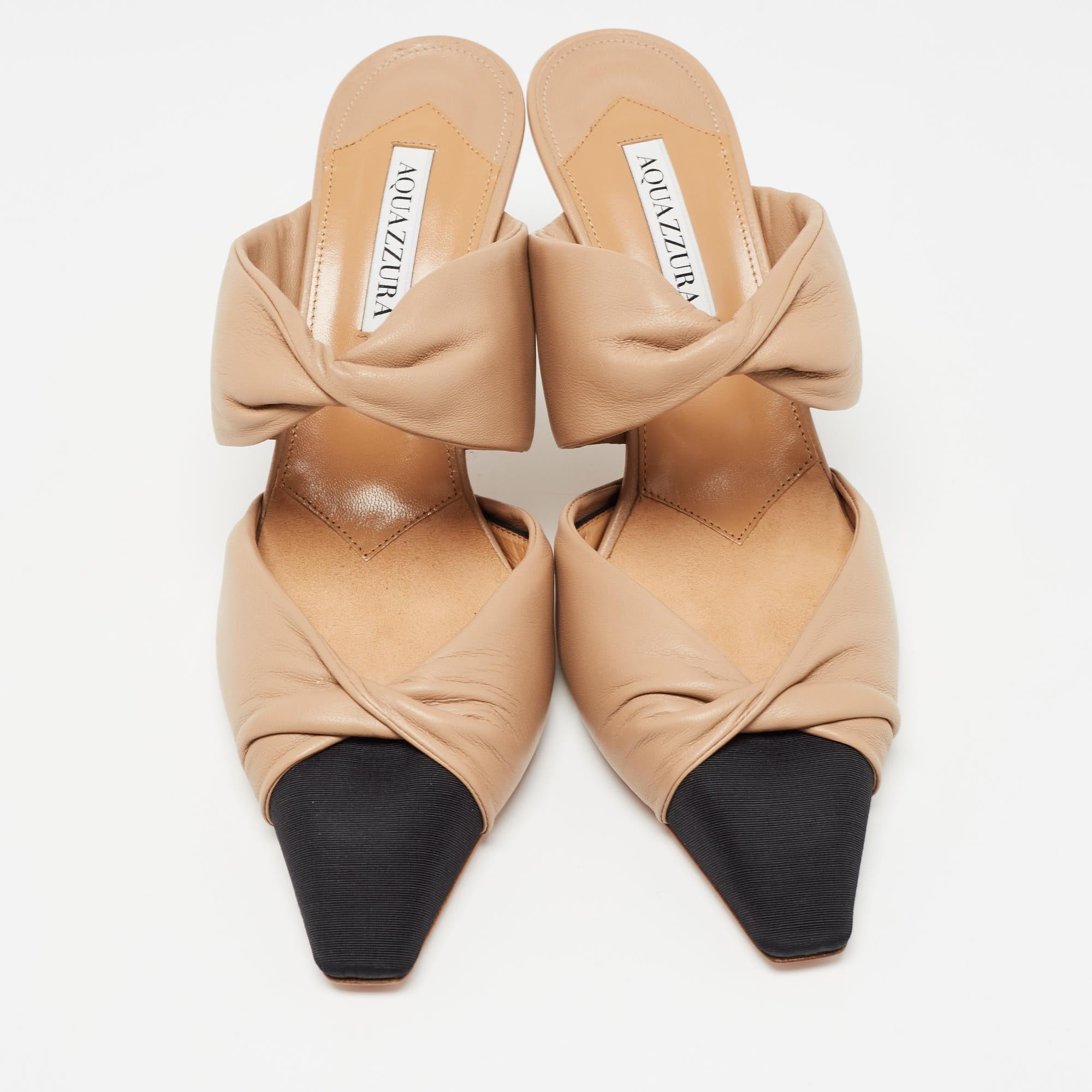 Aquazzura Beige/Black Leather and Grosgrain Twist Puffy Mules Size 41 In Good Condition For Sale In Dubai, Al Qouz 2