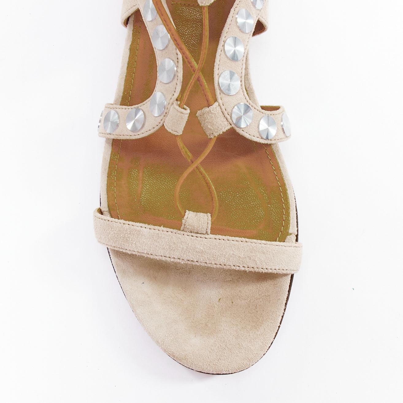 AQUAZZURA sandali gladiatore in pelle beige con borchie a forma di disco d'argento EU36 in vendita 1