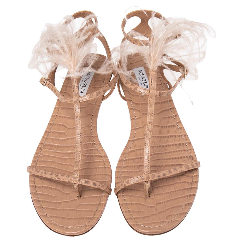 Aquazzura Beige Snake Embossed Leather Feather Trimmed T- Strap Sandals Size 39 For Sale 2