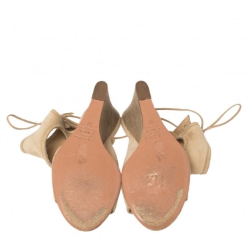 Aquazzura Beige Suede Cutout Sexy Thing Ankle Wrap Sandals Size 37 In Good Condition For Sale In Dubai, Al Qouz 2