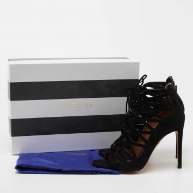 Créez une collection de chaussures avec des paires intemporelles afin de pouvoir les porter longtemps, quelle que soit la saison ou la tendance. Choisissez des paires comme celle-ci. Il s'agit d'un design simple et sophistiqué, d'une qualité