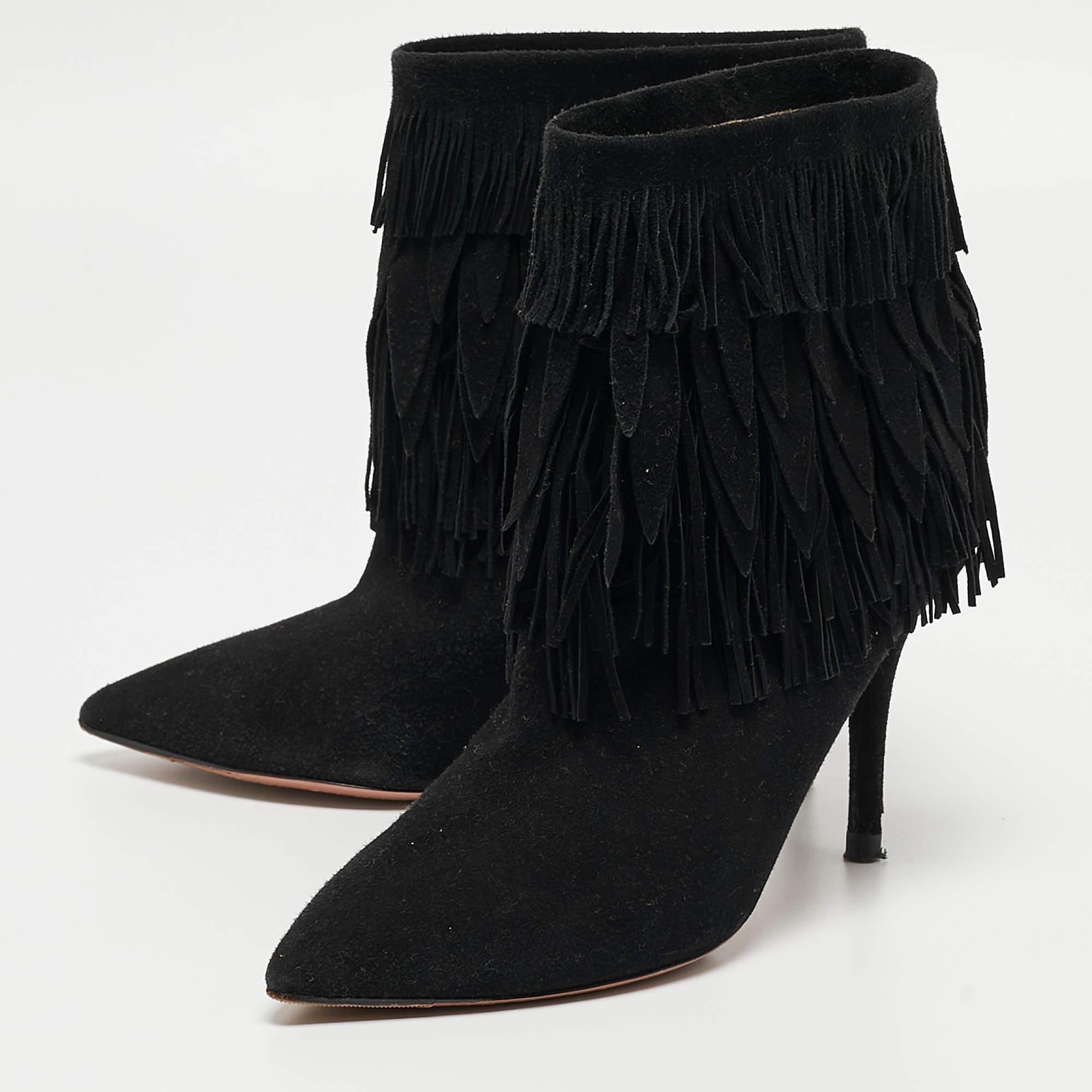 Aquazzura's classy take on footwear is captured in this design. The booties are wonderfully crafted using high-quality materials and set on durable soles. Wear yours with cropped hemlines to spotlight the modern construction.

