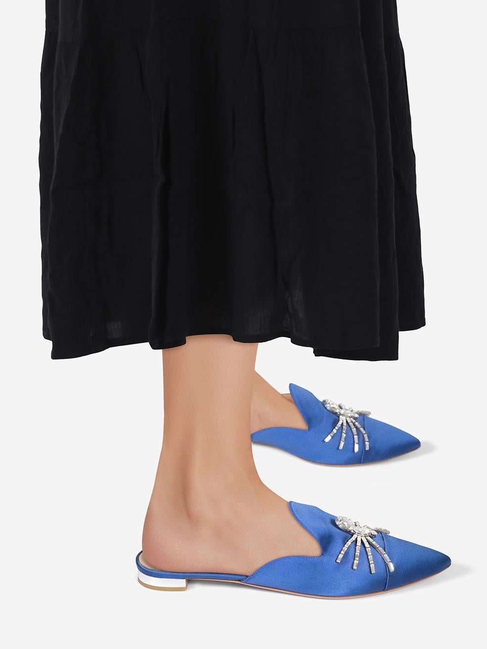 CONDITION is Very¬†good. Minimal wear to shoes is evident. Minimal wear to satin fabric with minor pills on this used Aquazzura designer resale item. Comes with dust bag.
 
 
 
 Details
 
 
 Blue
 
 Cloth textile
 
 Mules
 
 Crystal embellished