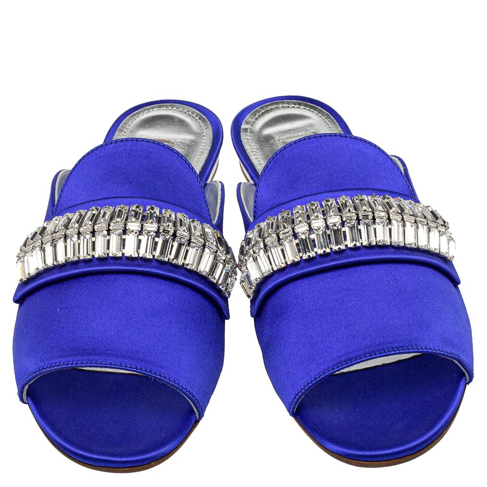 Aquazzura Blue Satin Crystal Embellished Winston Sandals Size 35 In New Condition In Dubai, Al Qouz 2