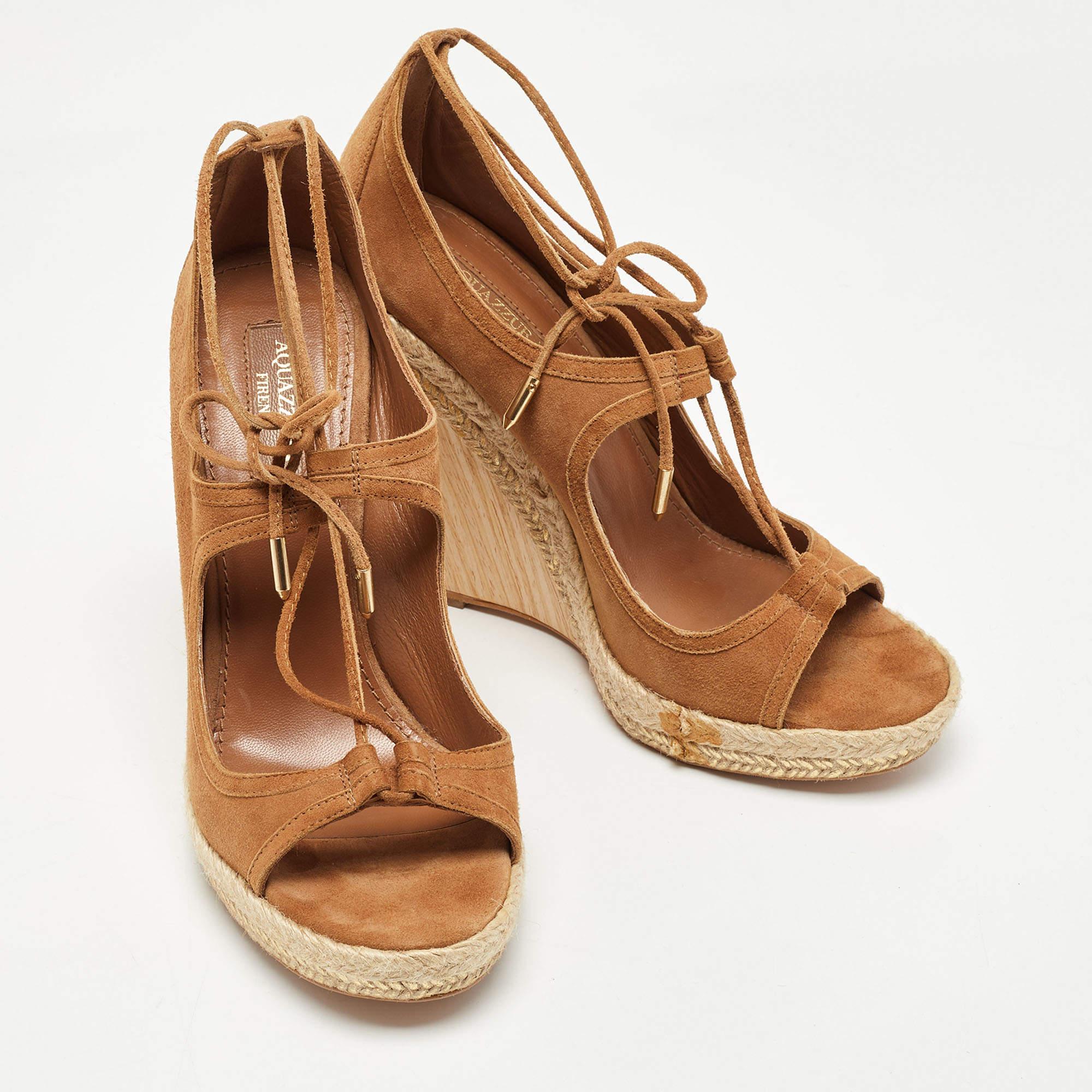 Aquazzura Sandalias con cuña en ante marrón Sexy Thing Cutout Talla 37.5 en Bastante bueno estado para la venta en Dubai, Al Qouz 2