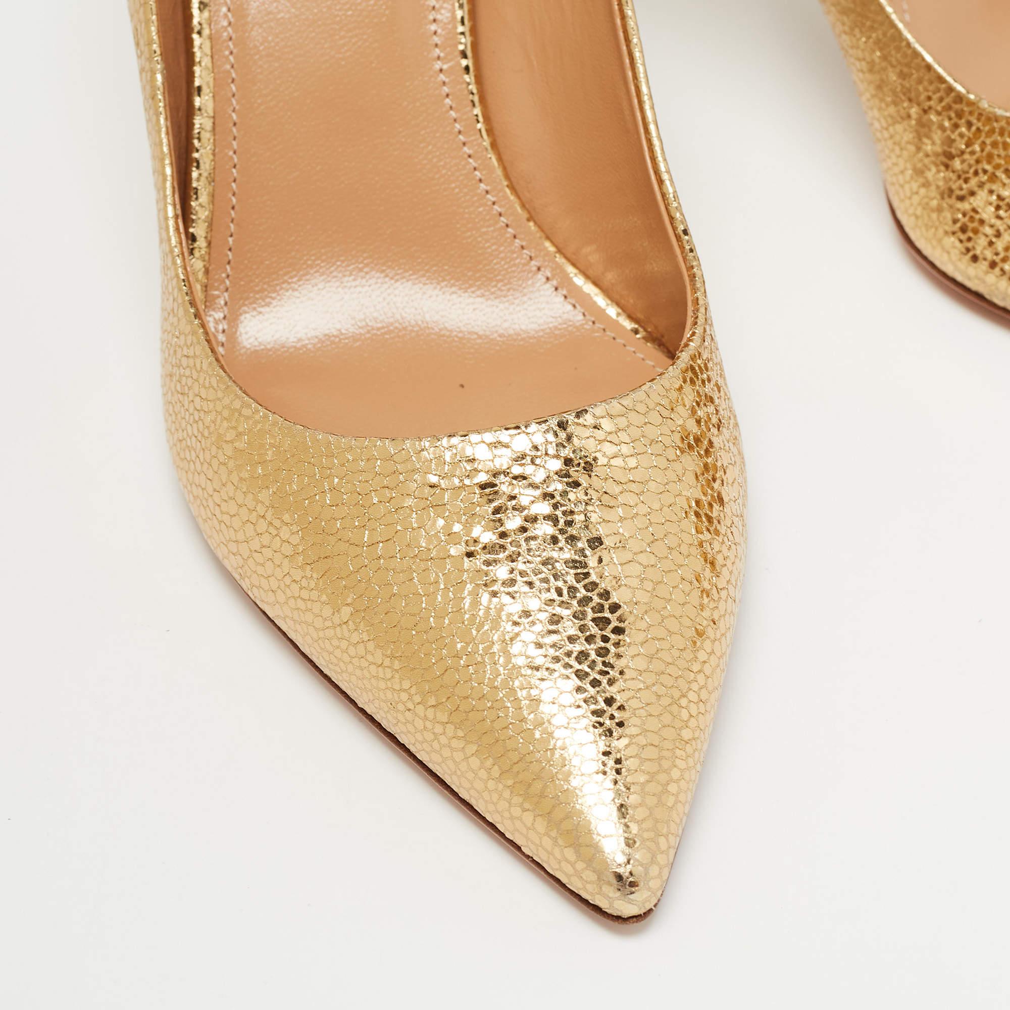 Aquazzura - Pumps a punta in pelle con texture oro - misura 35 in vendita 2