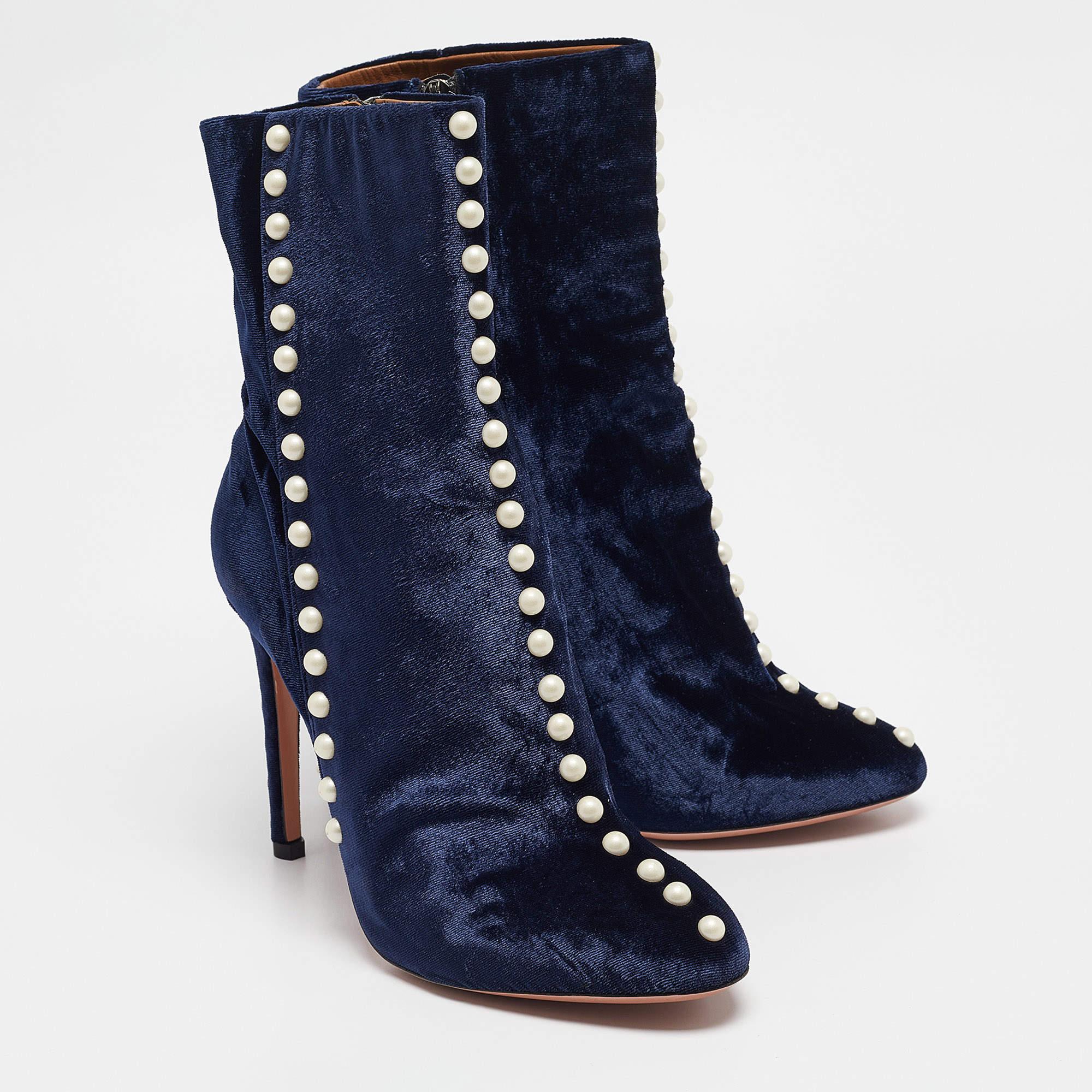 Aquazzura Navy Blue Velvet Follie Pearls Ankle Boots Size 36.5 In New Condition For Sale In Dubai, Al Qouz 2
