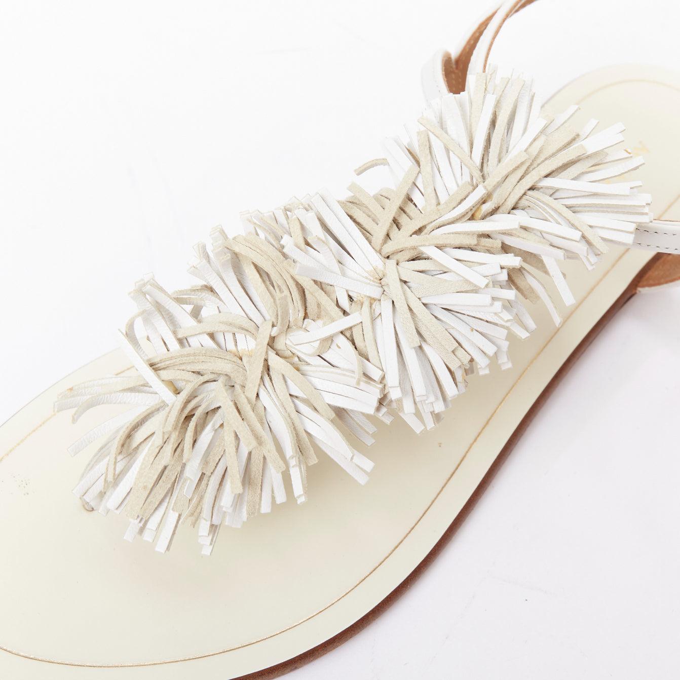 AQUAZZURA aus weißem Fransenbesatz T Bar Riemen flache Sandalen EU37 im Angebot 2