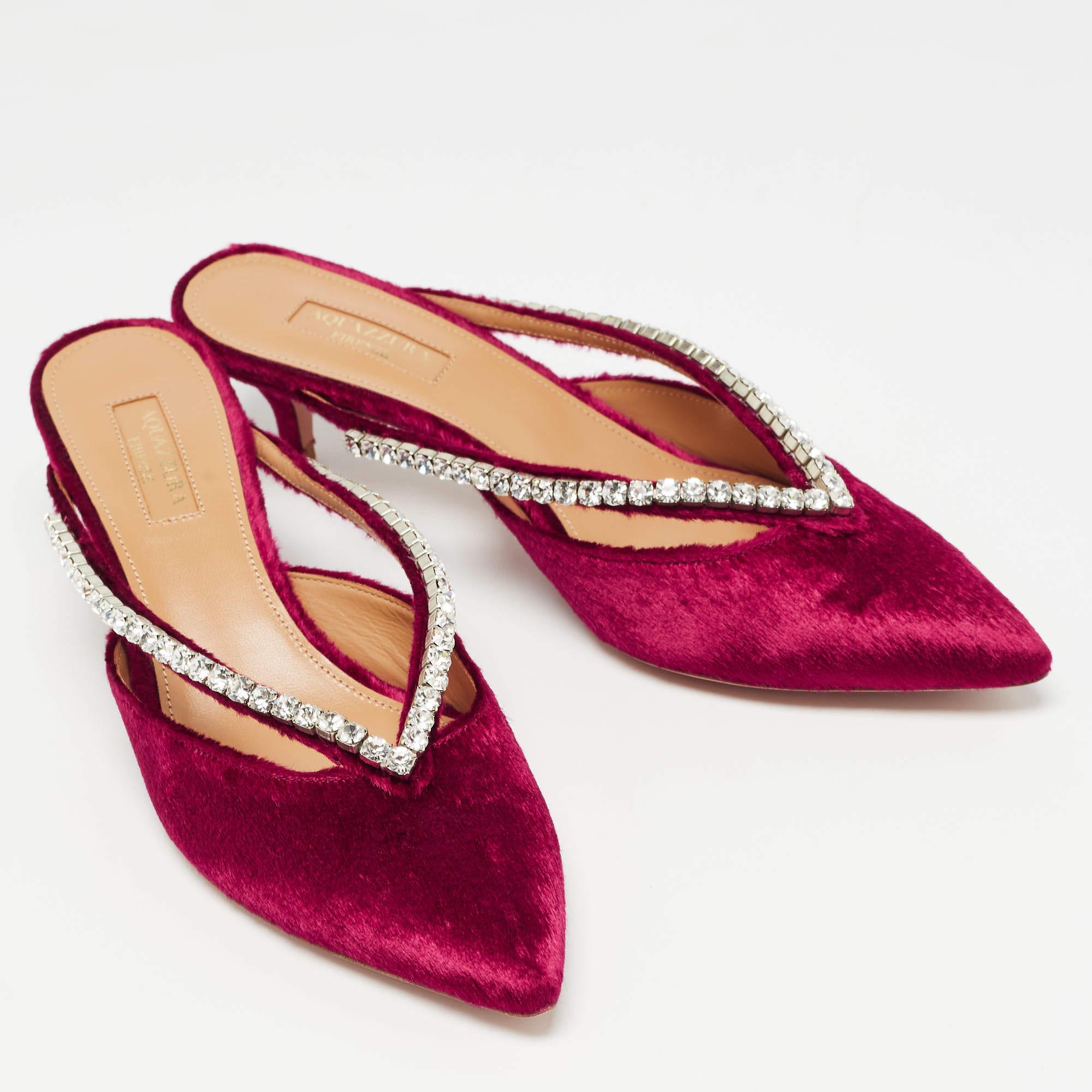 Aquazzura Velluto rosa impreziosito da cristalli Sabin Mules Taglia 38 In condizioni buone in vendita a Dubai, Al Qouz 2