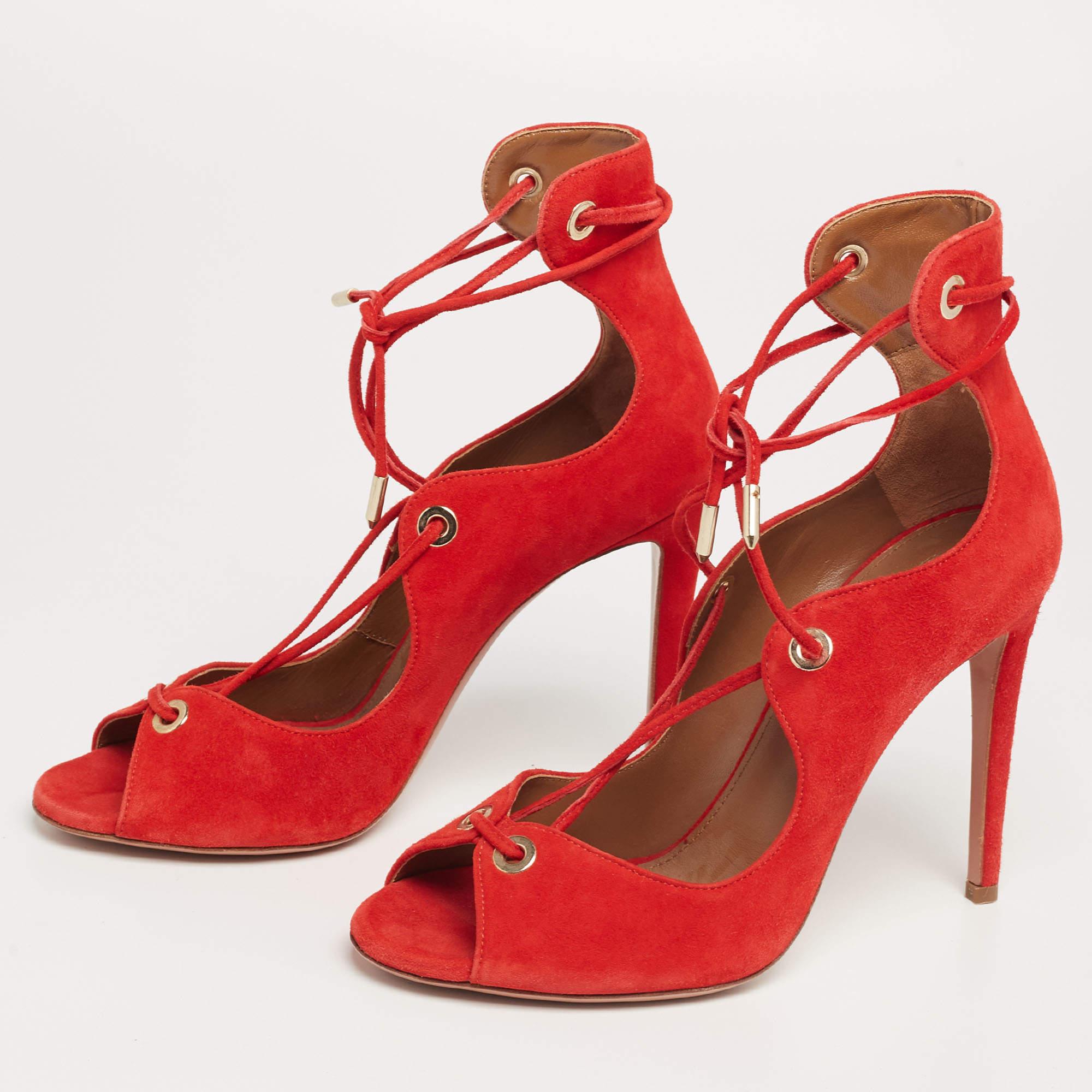 Effortless and contemporary, these slides by Aquazzura will make a vital addition to your collection. Set upon a sturdy sole, this pair ensures an easy-wearing experience while adding a touch of high fashion to your outfits. 