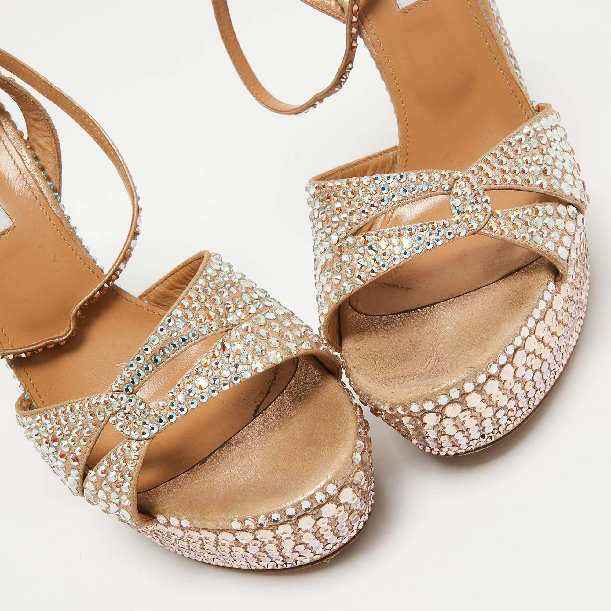 Aquazzura Sinner-Sandalen aus Leder in Roségold mit Kristallverzierung Größe 39 im Angebot 3