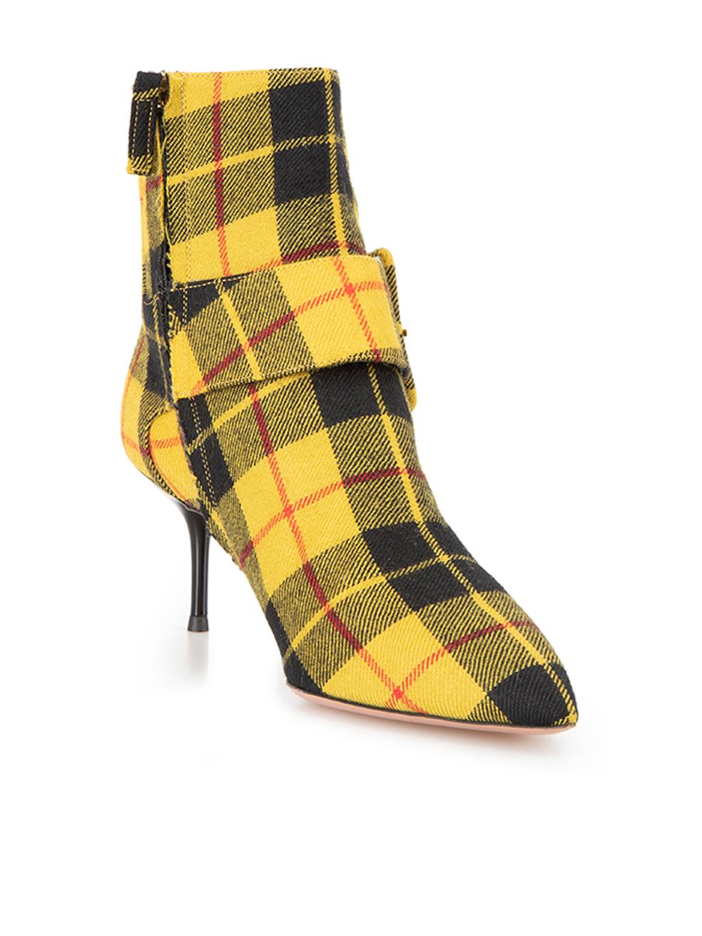 CONDITION is Very good. Hardly any visible wear to boots is evident on this used Aquazurra designer resale item. This item includes the original dustbag and shoes box.



Details


Yellow tartan/check print

Cloth

Low heel/kitten

Pointed toe

Side