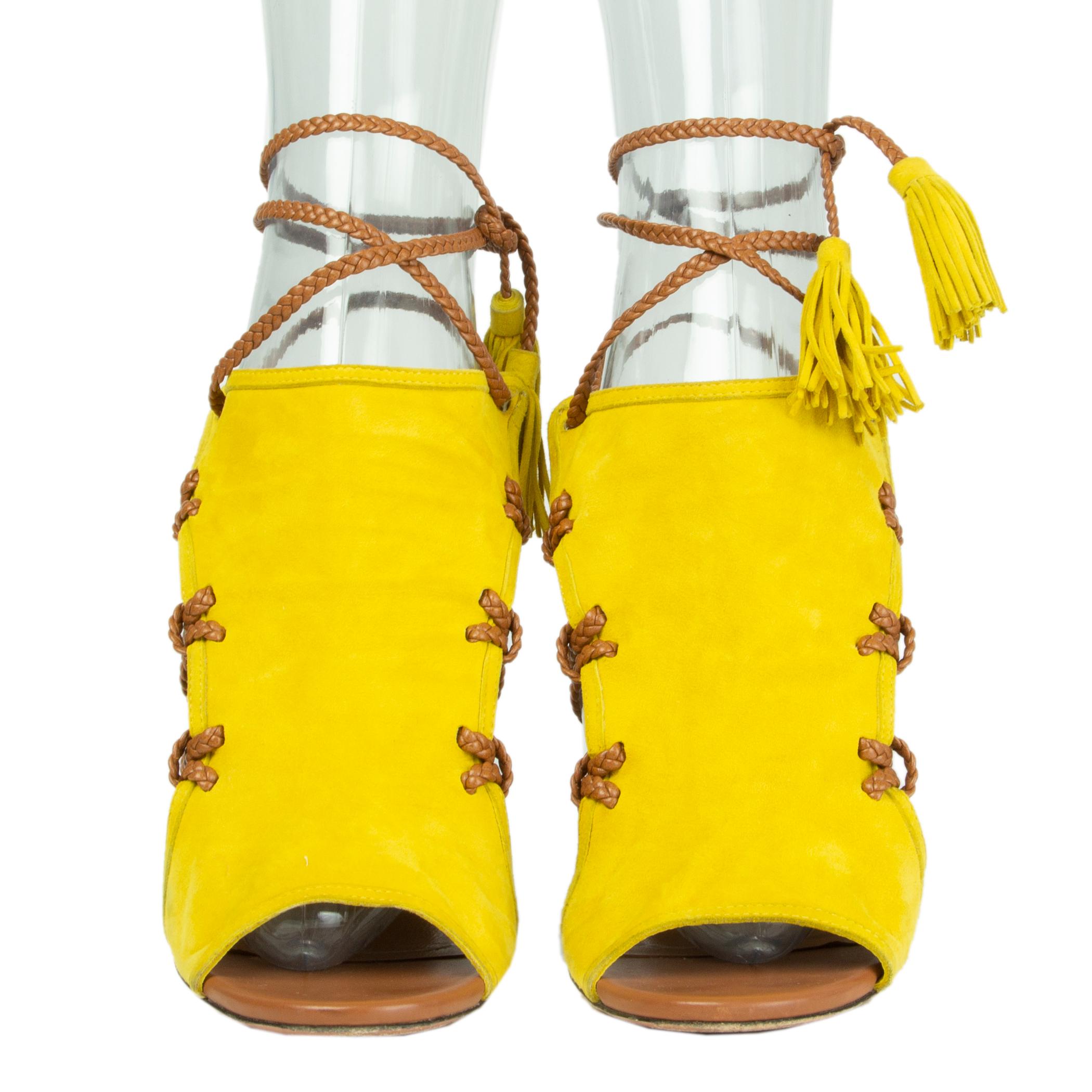 AQUAZZURA SAHARA-Sandalen aus gelbem Wildleder und BRAIDED-Leder, 38 (Gelb) im Angebot