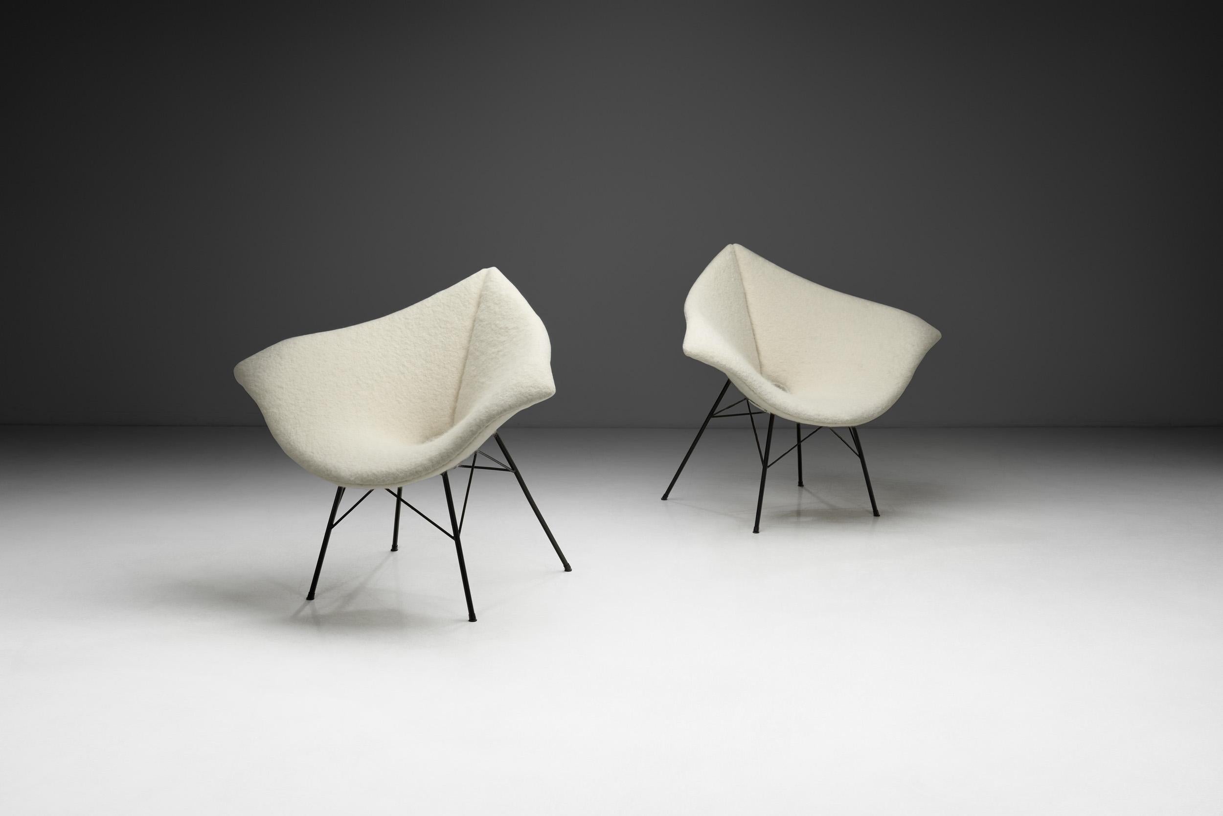 Mid-Century Modern Chaises longues 