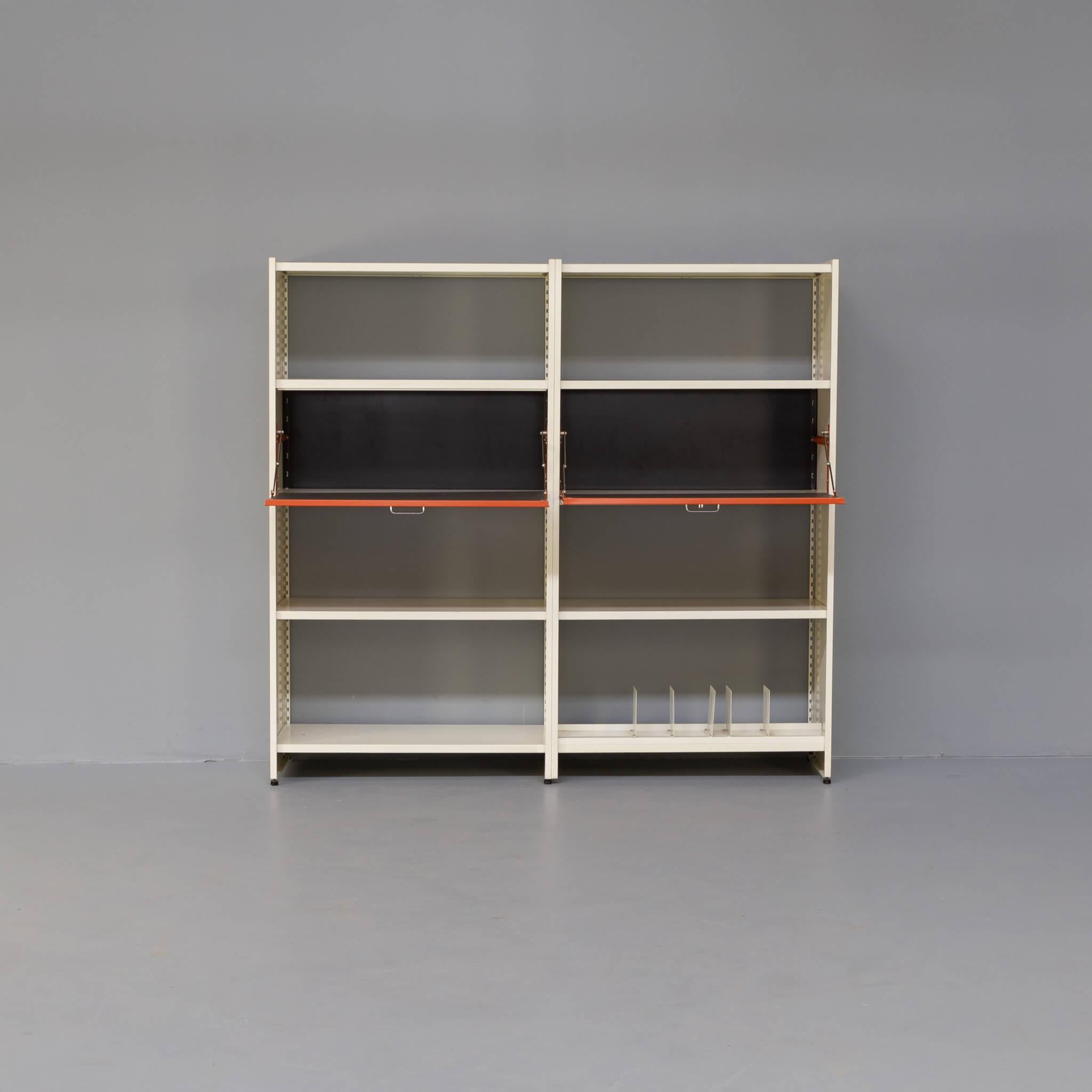 Mid-Century Modern A.R. Cordemeijer / L. Holleman ‘Model 5600 Wall Unit for Gispen Set For Sale
