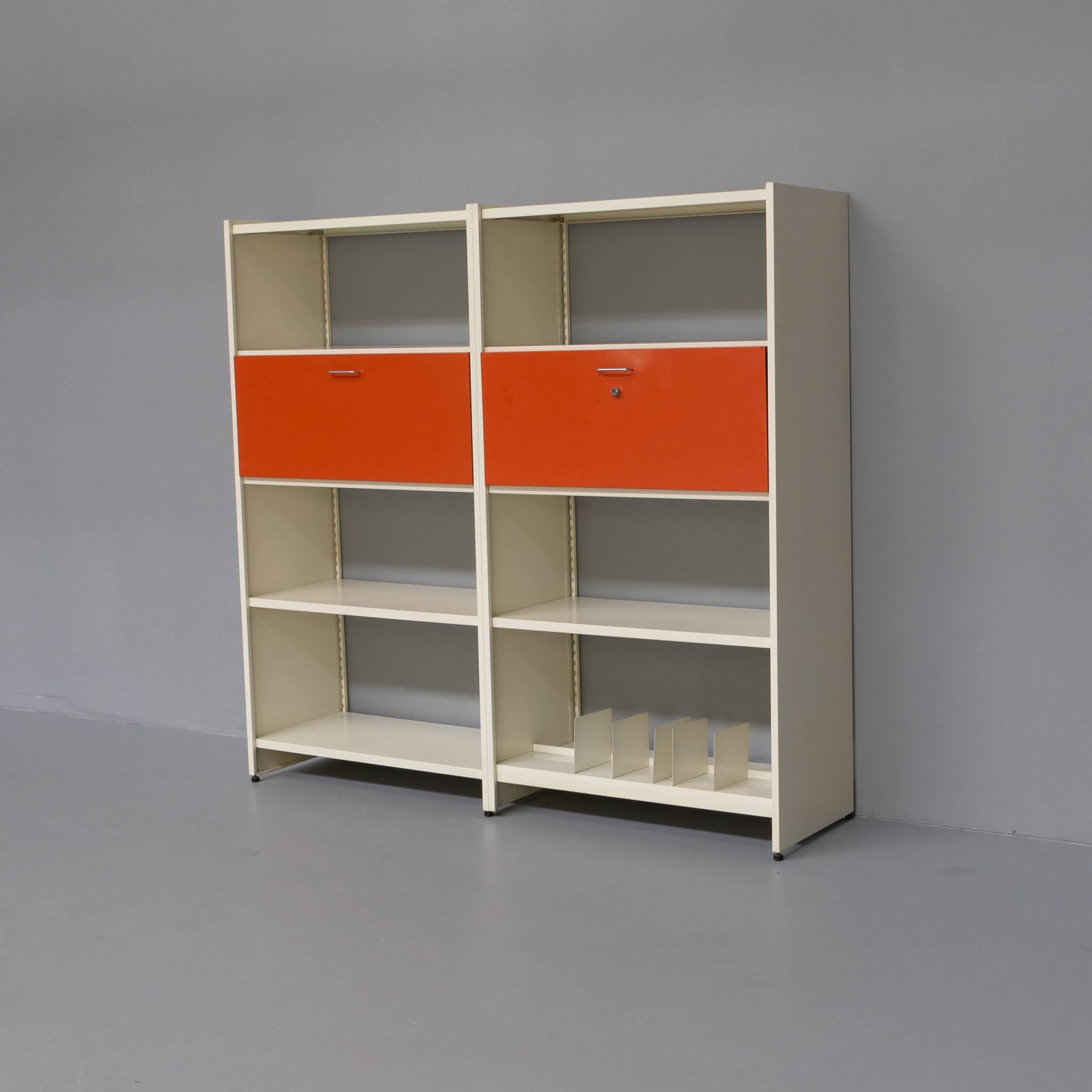 A.R. Cordemeijer / L. Holleman ‘Model 5600 Wall Unit for Gispen Set In Good Condition For Sale In Amstelveen, Noord
