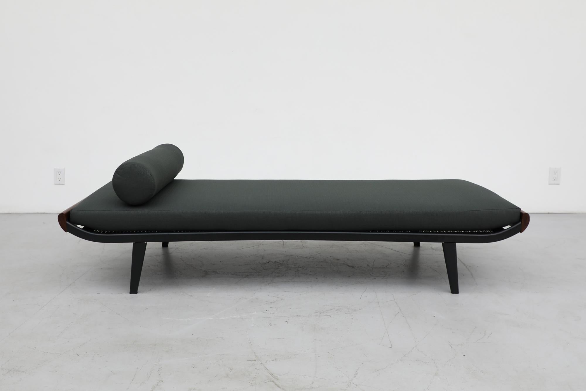 1960s Cleopatra daybed by A.R. Cordemeyer with teak wood ends, enameled dark grey metal frame and 