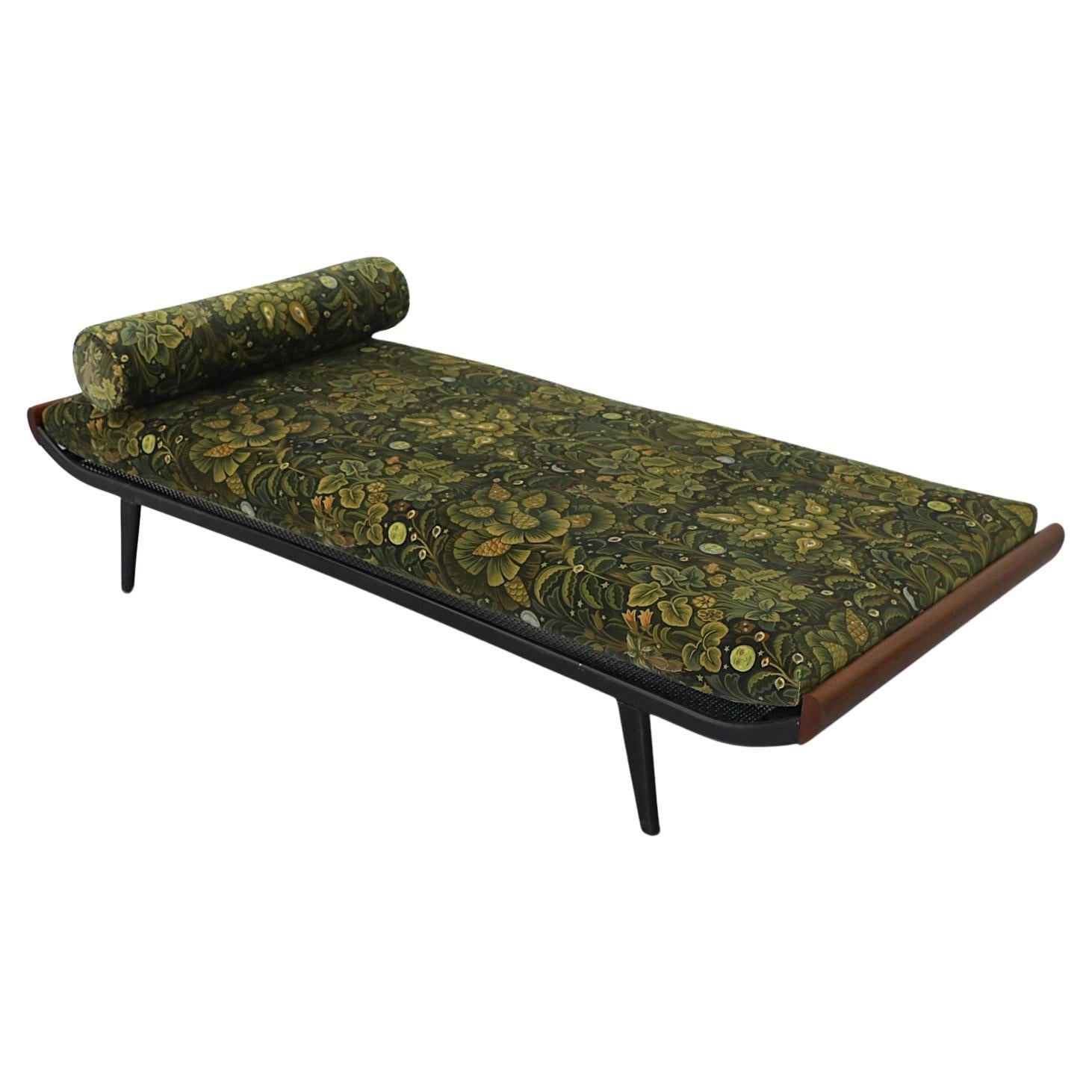 A.R. Cama de día Cordemeyer Cleopatra para Auping con tela House of Hackney, años 50 en venta