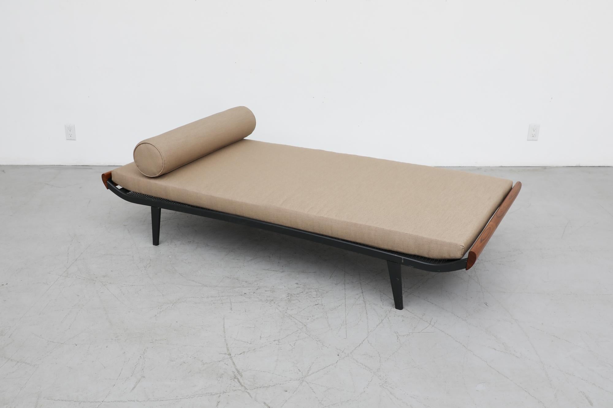 1960's Cleopatra daybed by A.R. Cordemeyer with teak wood ends, enameled dark grey metal frame and 