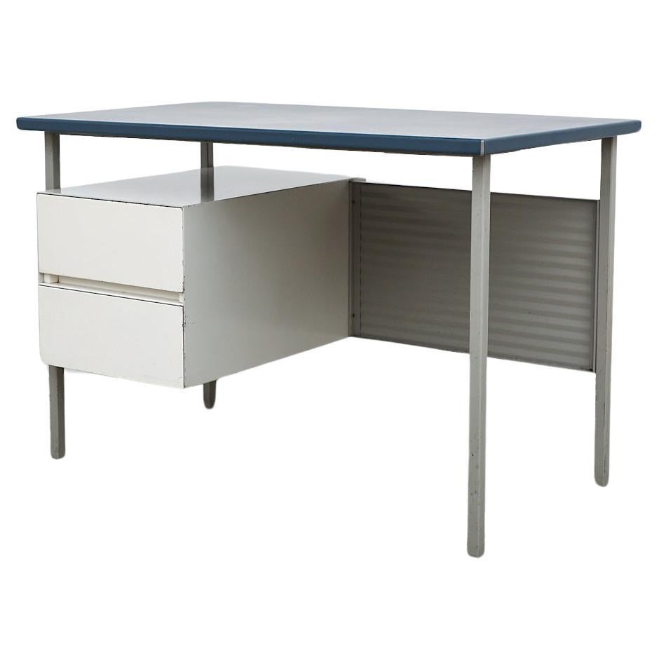 Schreibtisch 3803 von A.R Cordemeyer für Gispen in Weiß & Grau mit blauer Linoleum-Platte