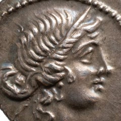 AR Denarius Julius Caesar (48-44 BC)