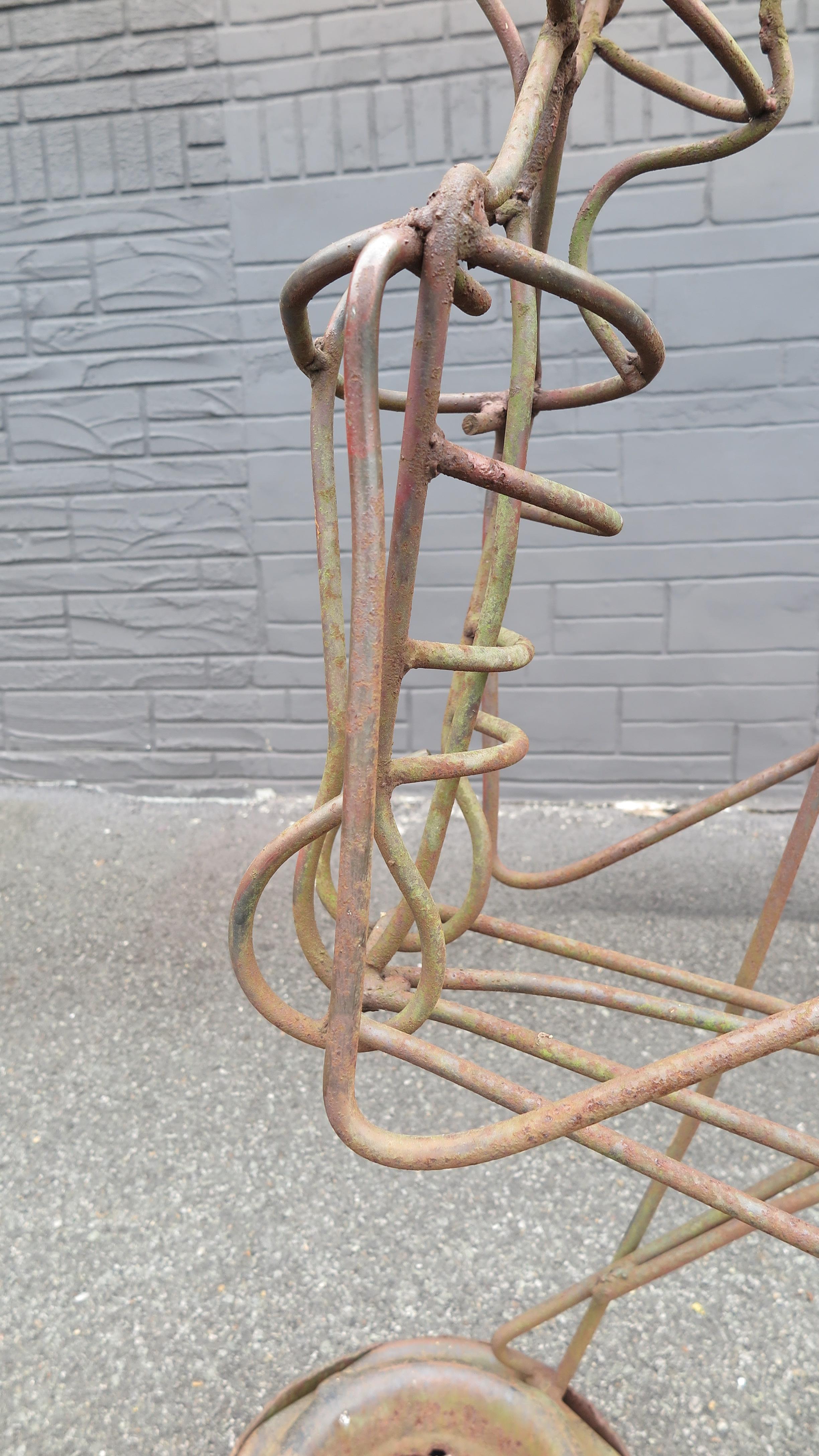 A.R. Escultura de metal 