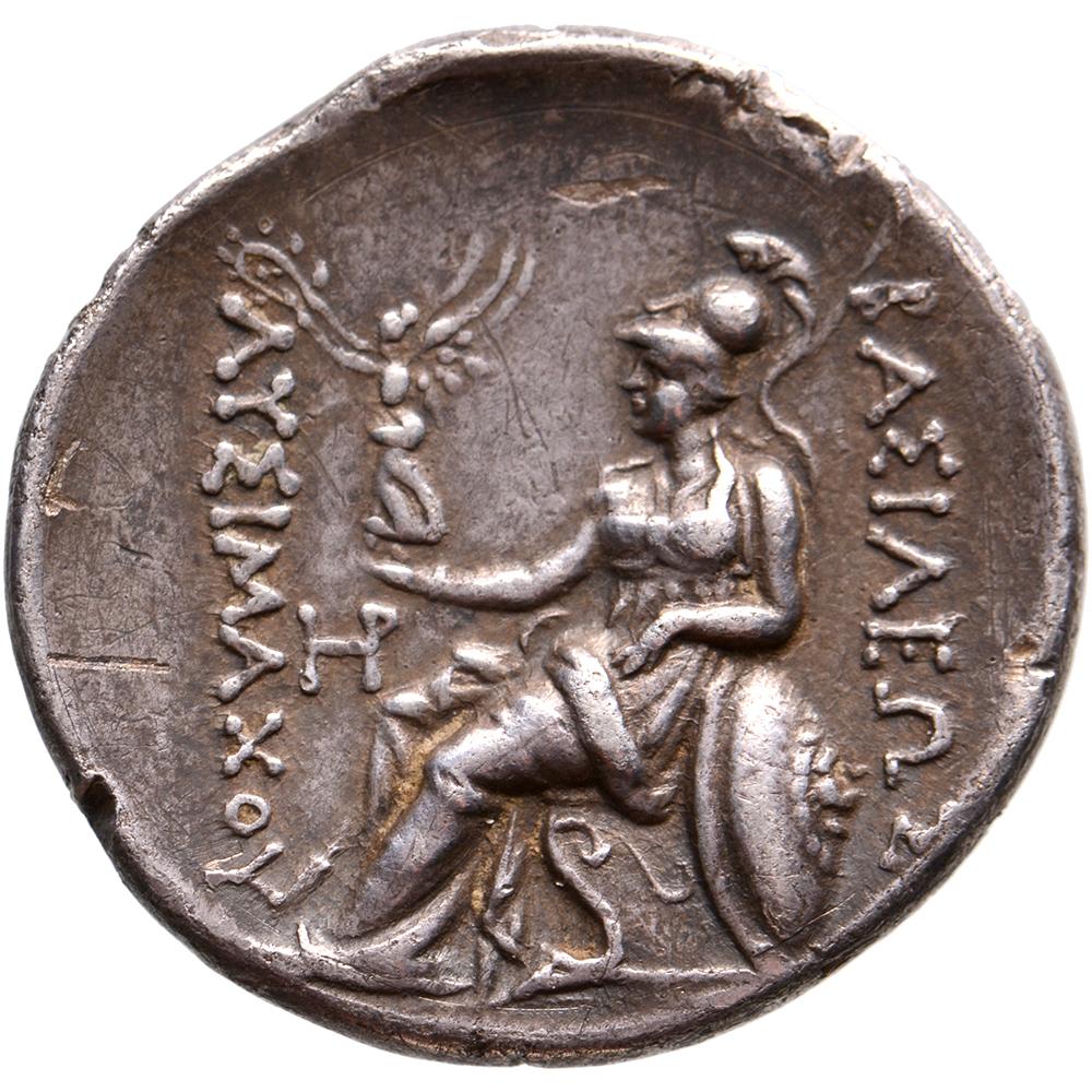 Dritto: Testa diademata del divinizzato Alexander a destra, con l'Horn di Ammon.
Inverso: BAΣIΛEΩΣ / ΛYΣIMAXOY, Atena Nikephoros seduta a sinistra, braccio appoggiato sullo scudo, monogramma all'interno a sinistra.

Peso: 16,73 g
Grado: Circa