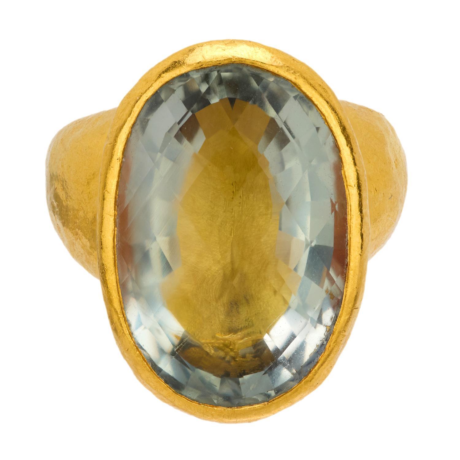 Contemporain ARA Bague cocktail en or jaune 24 carats avec aigue-marine de 17 carats en vente