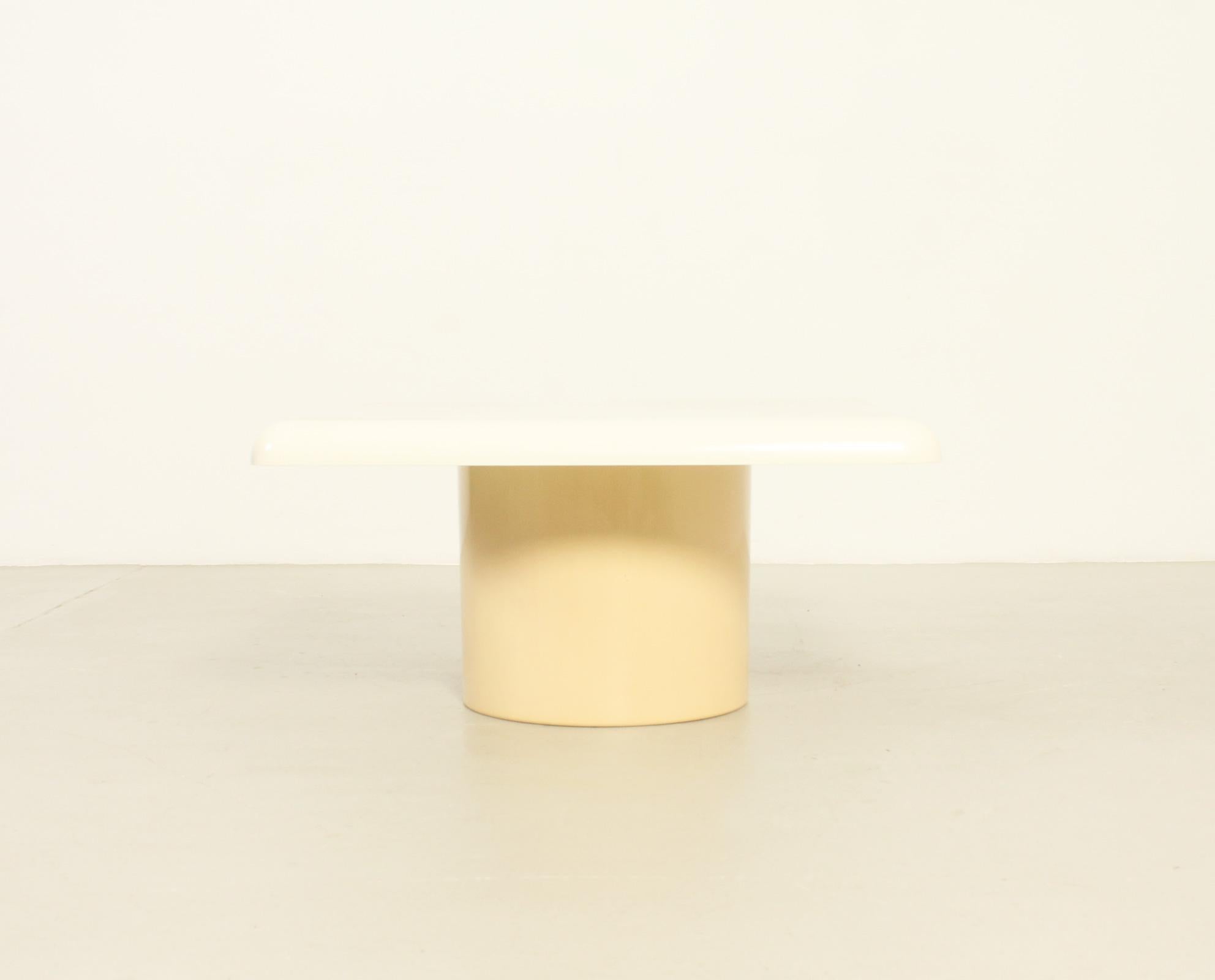Couchtisch Ara von Emma Gismondi Schweinberger für Artemide, Italien, 1960er Jahre (Italienisch) im Angebot
