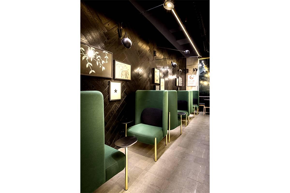 Contemporary Ara Green Armchair by Pepe Albargues For Sale
