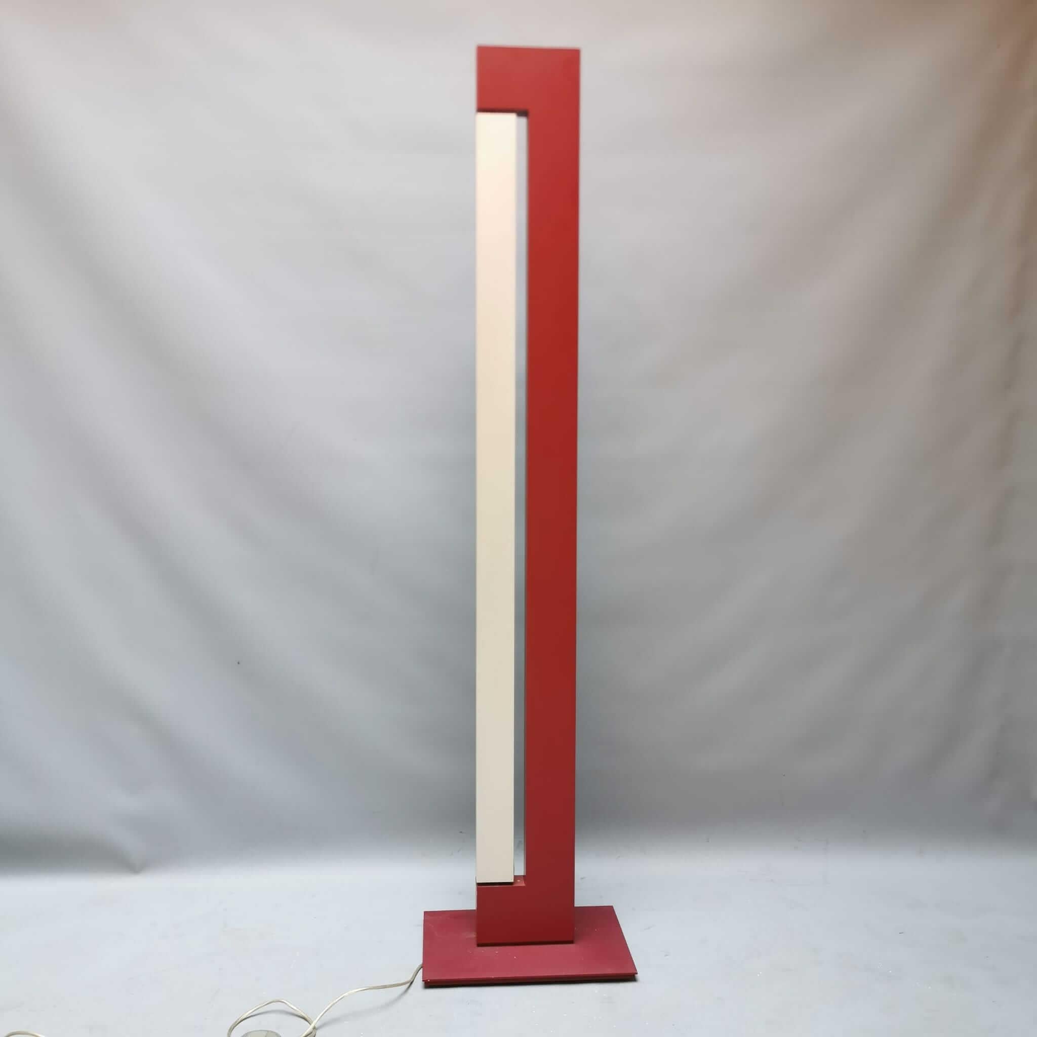 This lamp represents a cult in the culture of the project. Designed on the example of an entire design culture deriving from the 80s, it perfectly rereads all cultural ideas. This object has never been restored and therefore has some signs of time.