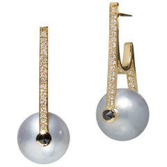 Ara Vartanian Pearl Earring in 18k Yellow Gold