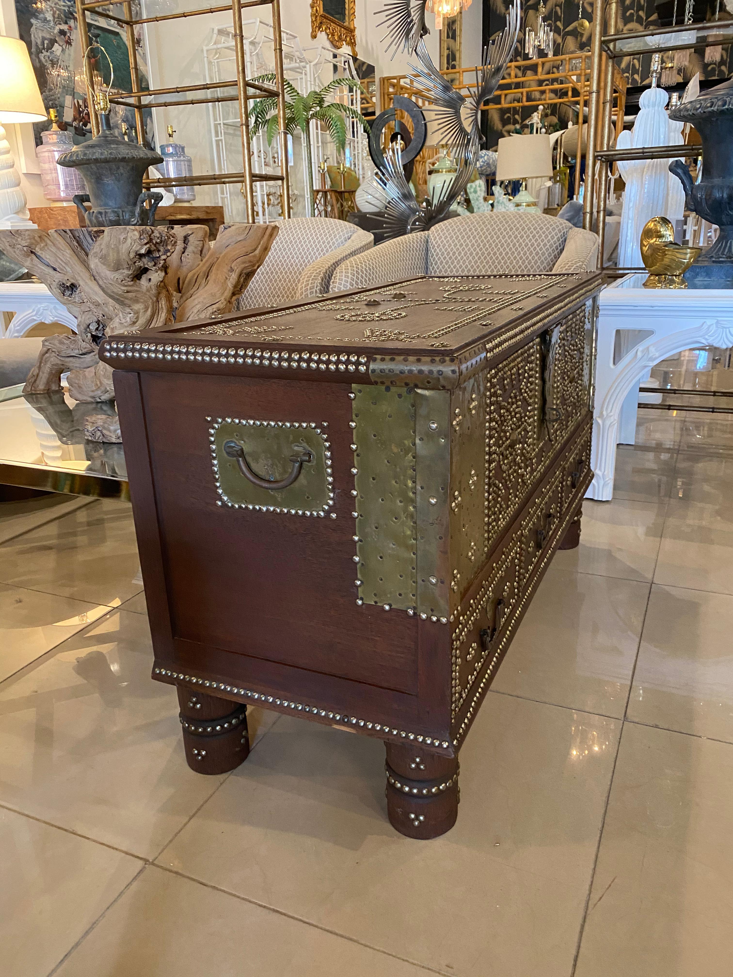 19th Century Zanzibar Wood & Brass Studded Coffee Cocktail Table Trunk Chest  For Sale 1