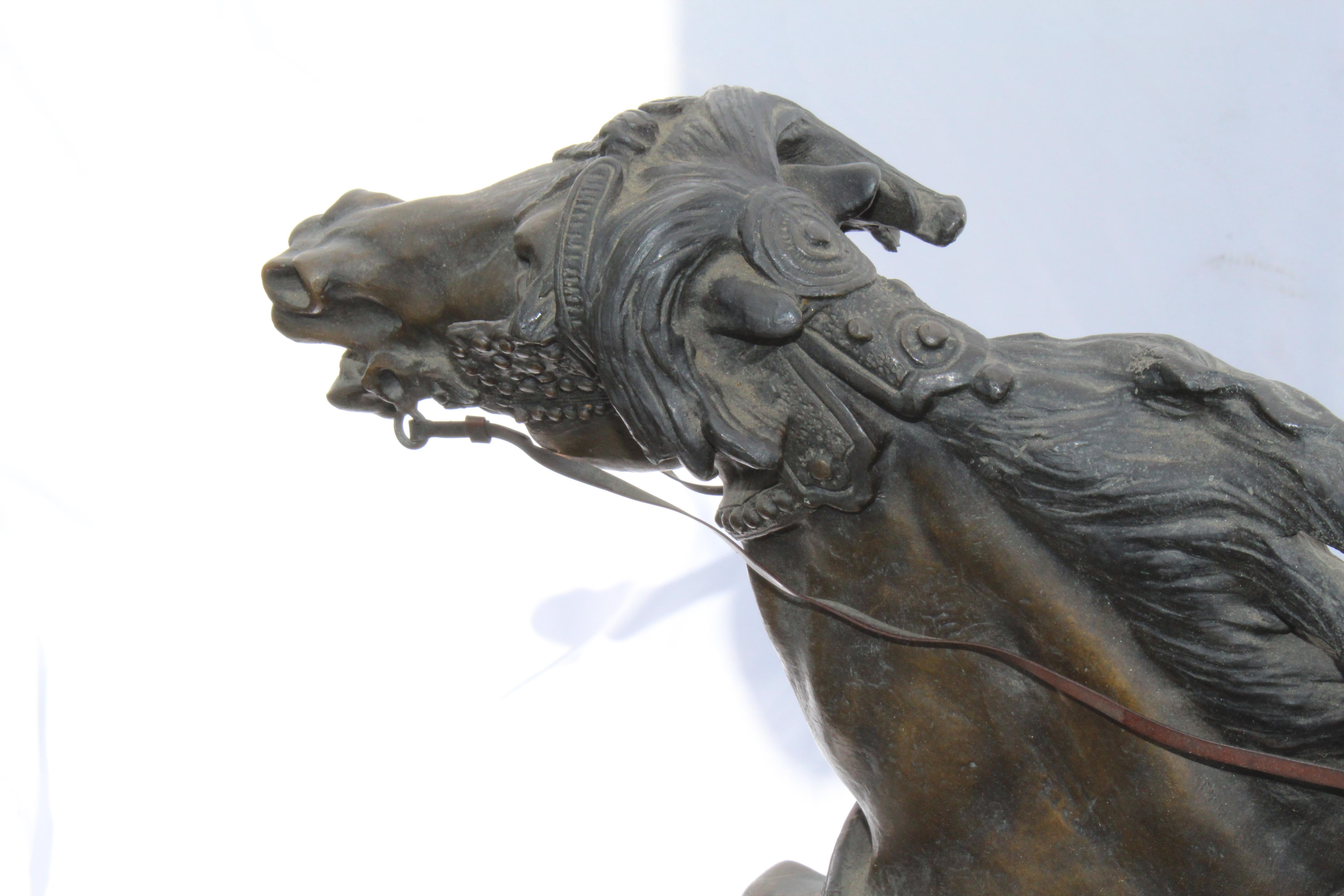 Arabe sur cheval, Lg Bronze, d'après Le Courtier, base en marbre Fantasia Arabe  2