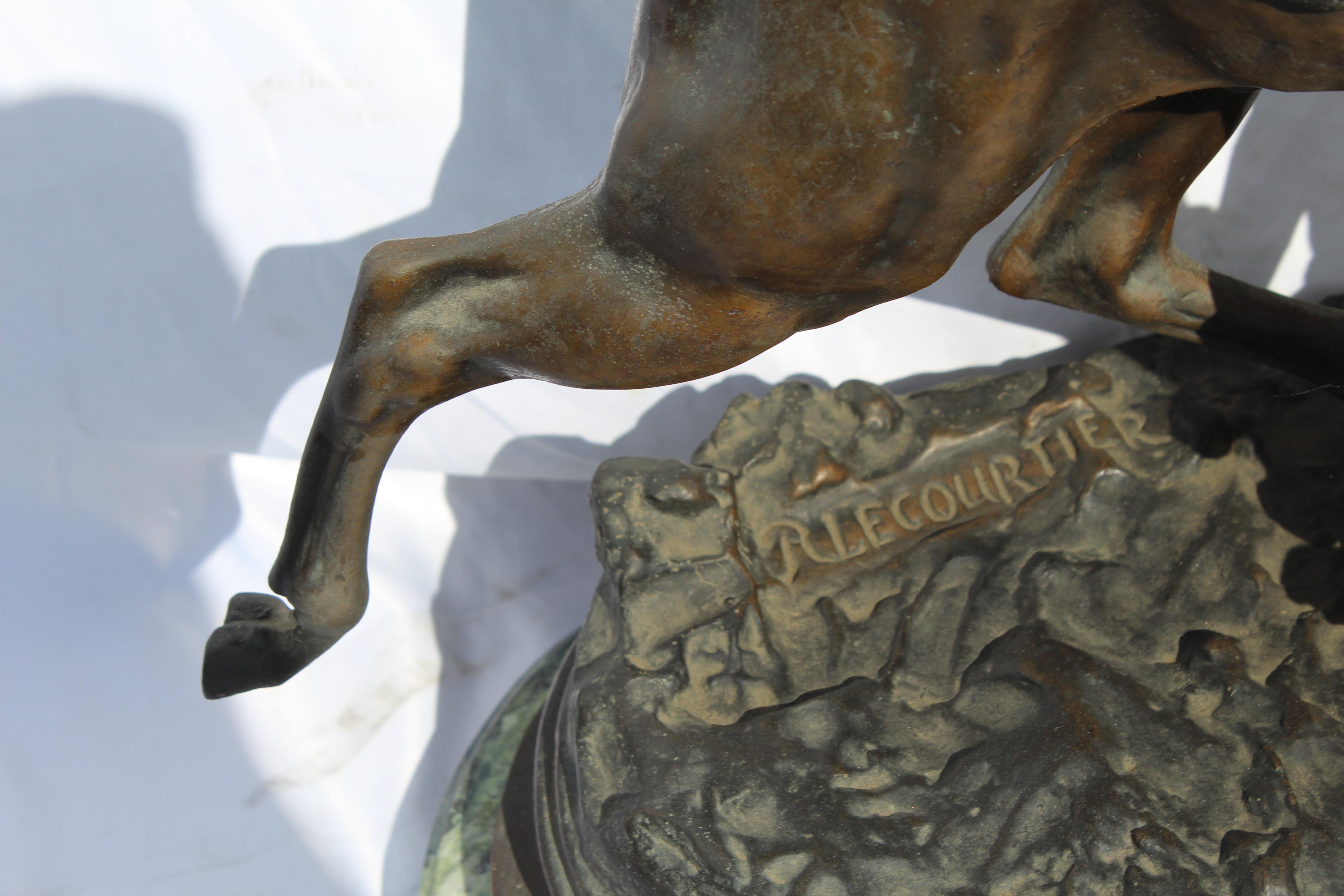 Arabe sur cheval, Lg Bronze, d'après Le Courtier, base en marbre Fantasia Arabe  Bon état à Los Angeles, CA