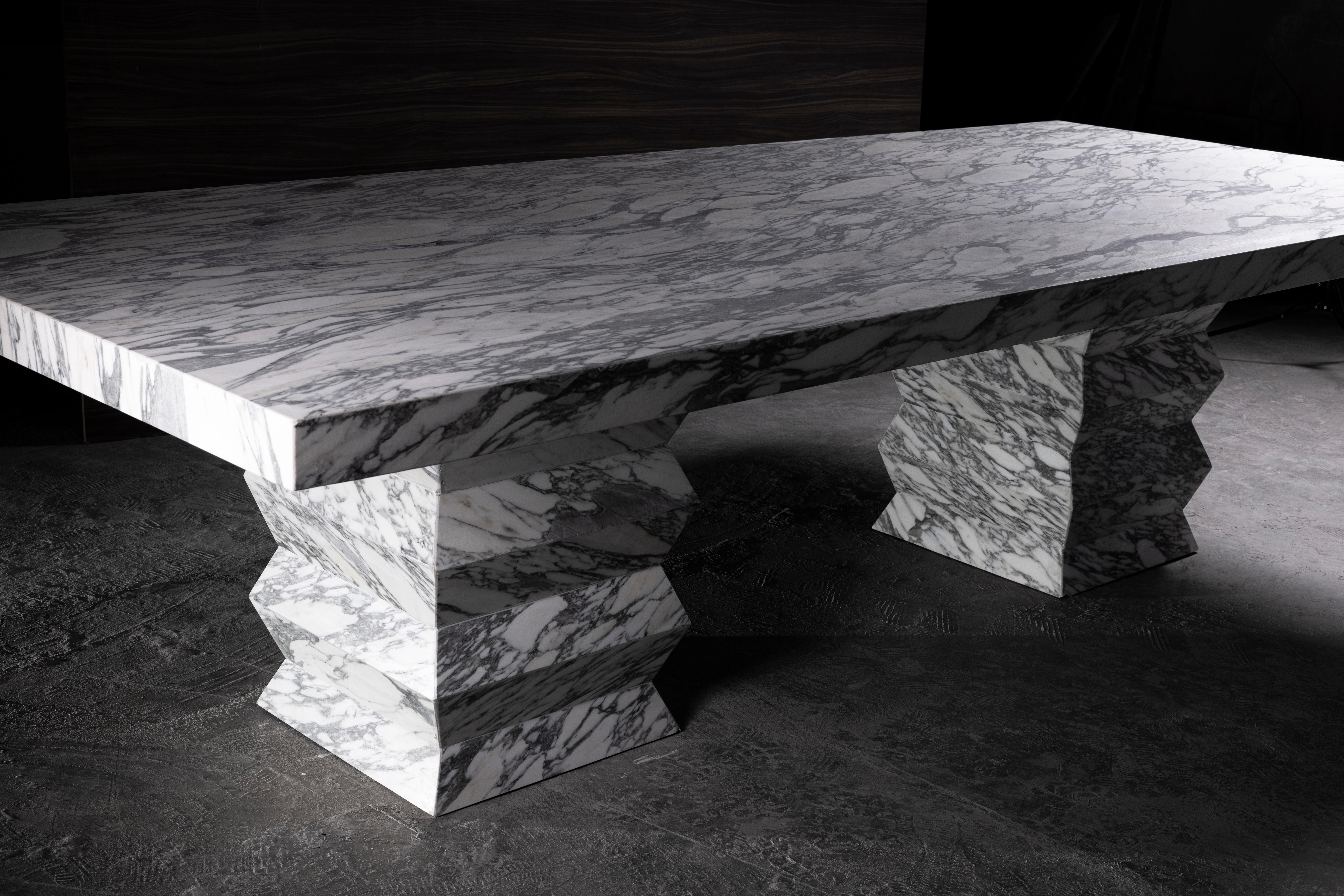 Arabescato Corchia Zig Zag Italian Marble Dining Table In New Condition For Sale In Los Angeles, CA