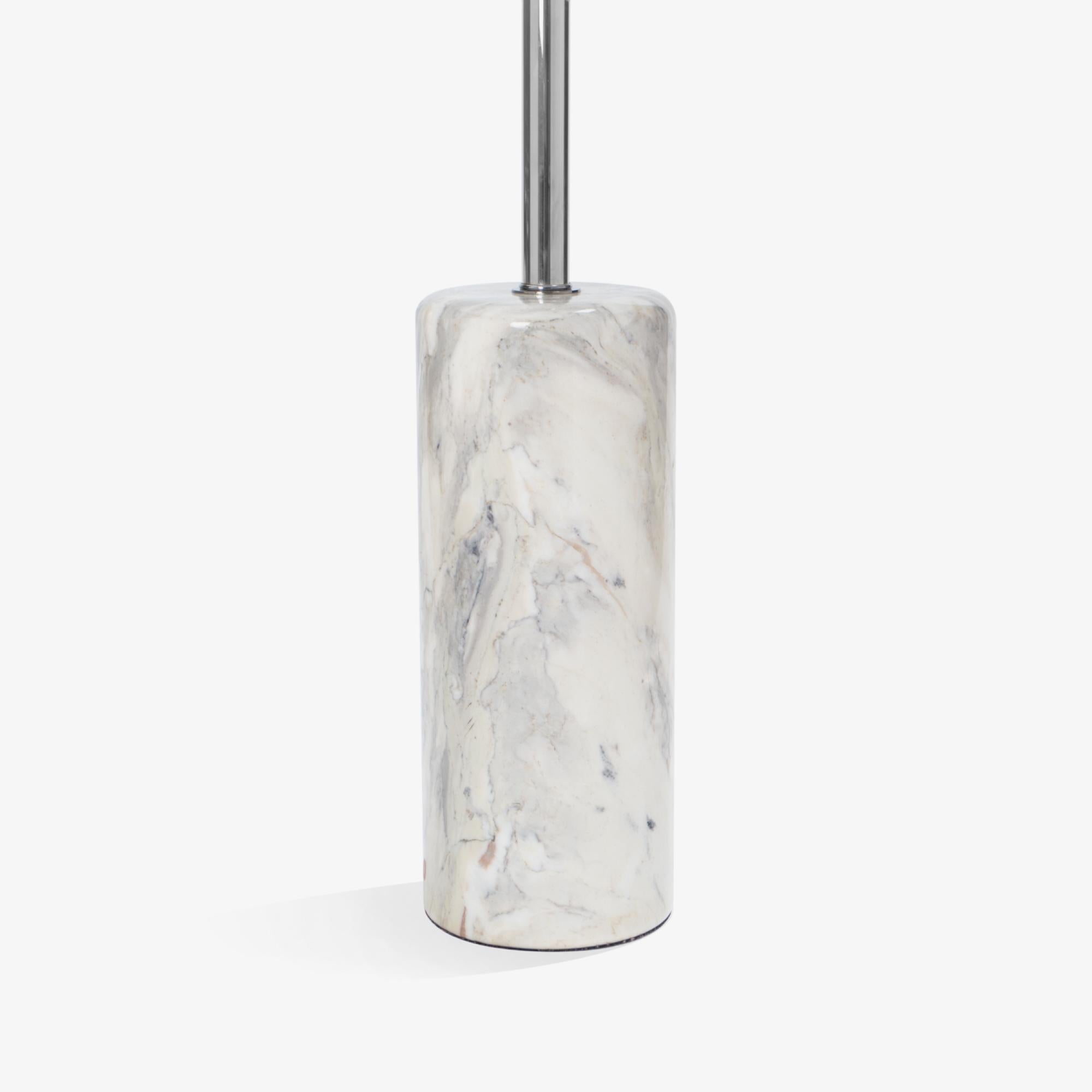 Arabescato Tisch-Akzentlampe aus Marmor und Nickel von Nessen Studios (Moderne der Mitte des Jahrhunderts) im Angebot